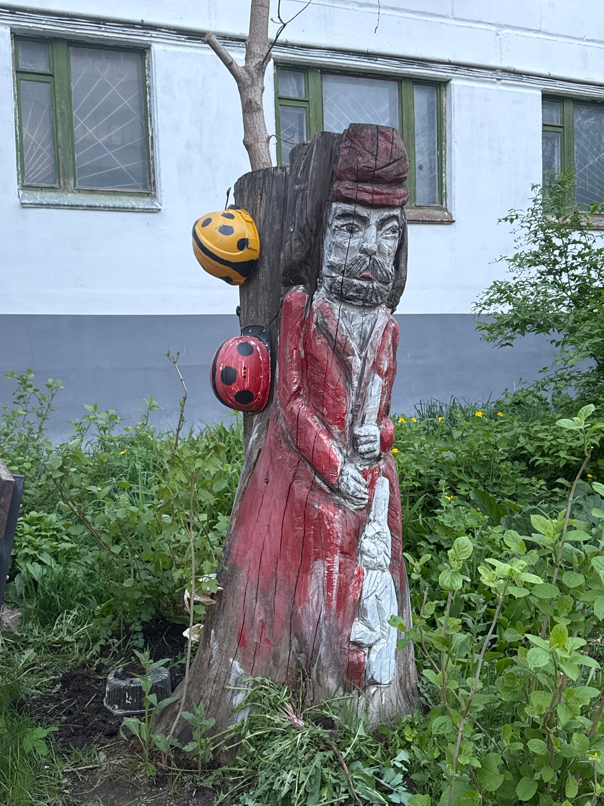 Everyday moments documented across Chaikovsky, Russia in single afternoon