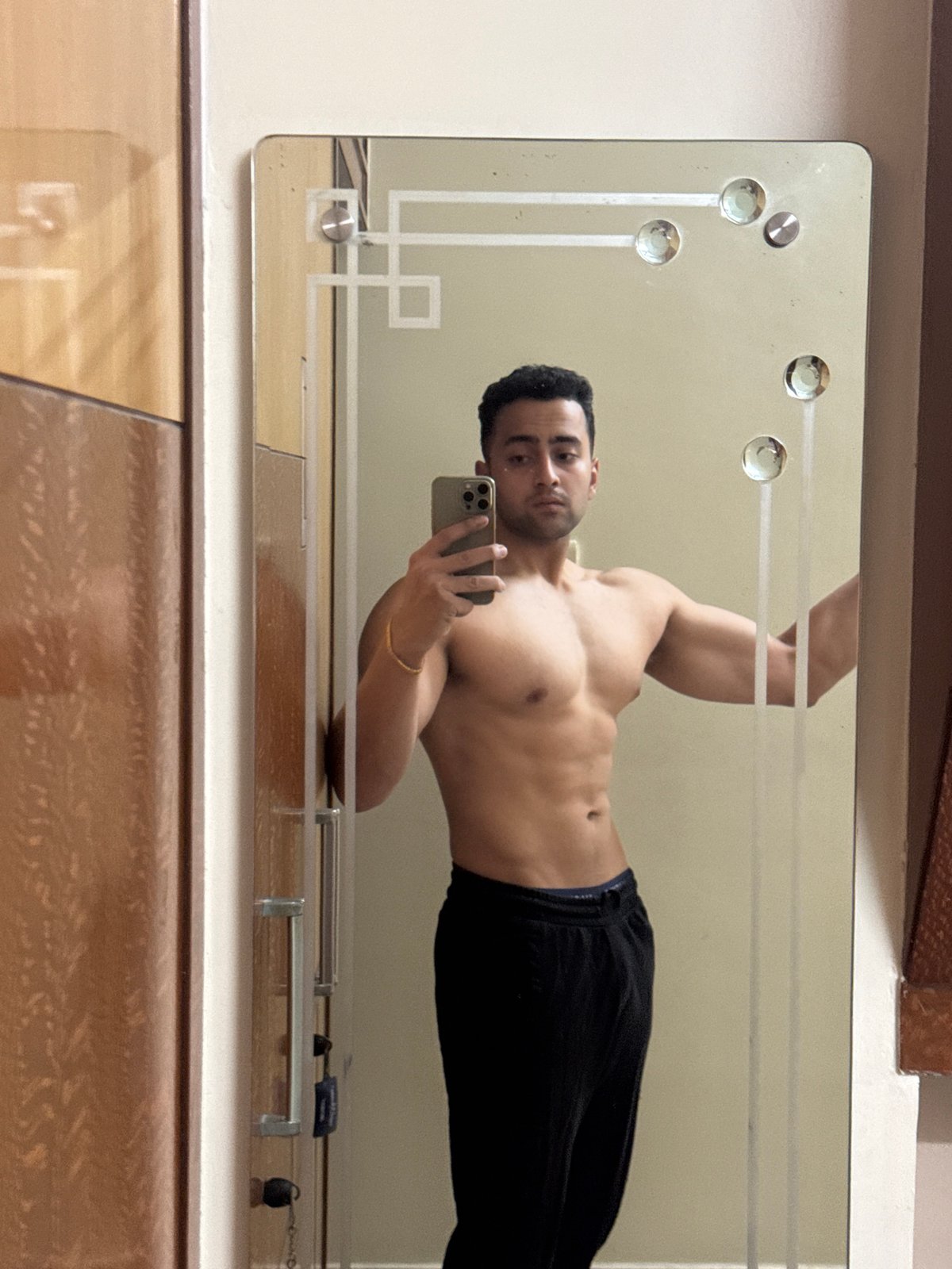 Man takes mirror selfies in Kolkata bathroom