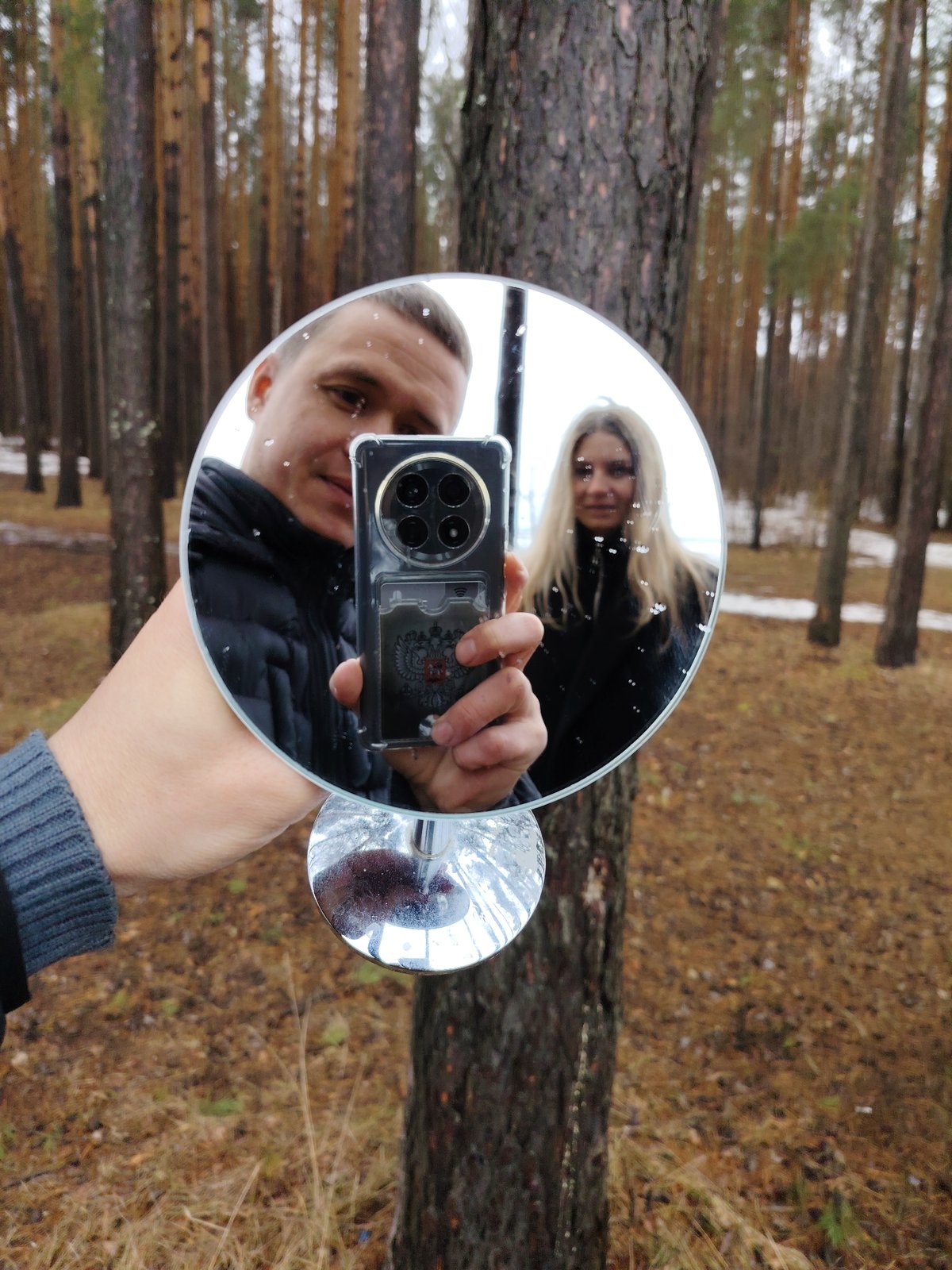 Early morning selfies and cat photos in Russian apartment