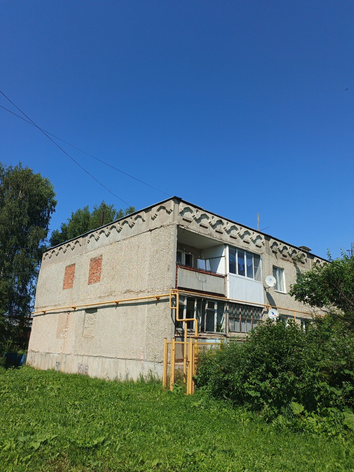 Summer morning scenes from a small Russian village
