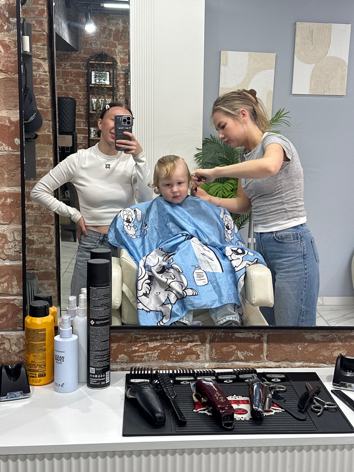 Toddler gets early morning haircut at Votkinsk salon
