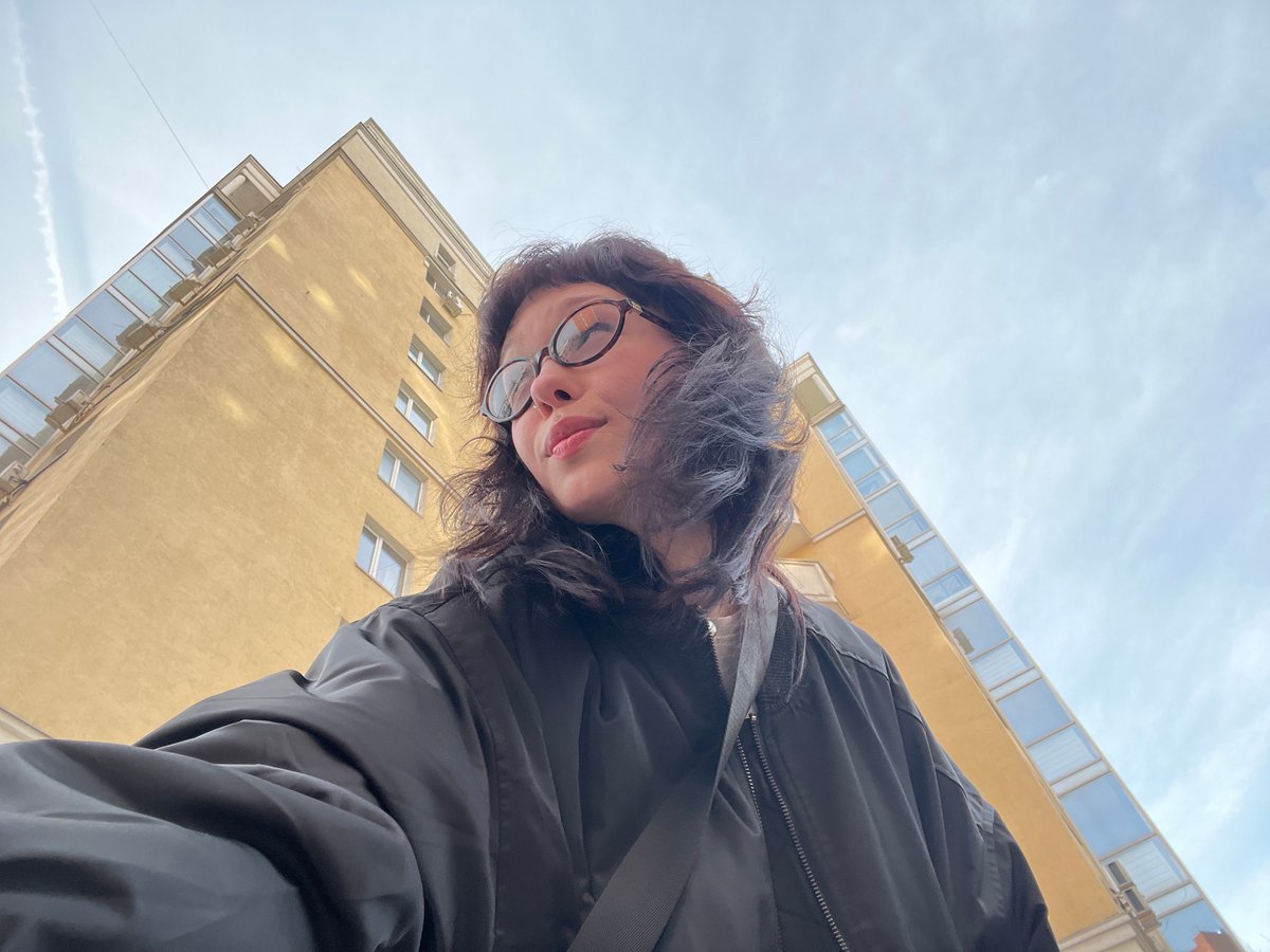 Woman documented at multiple Kazan locations over one hour