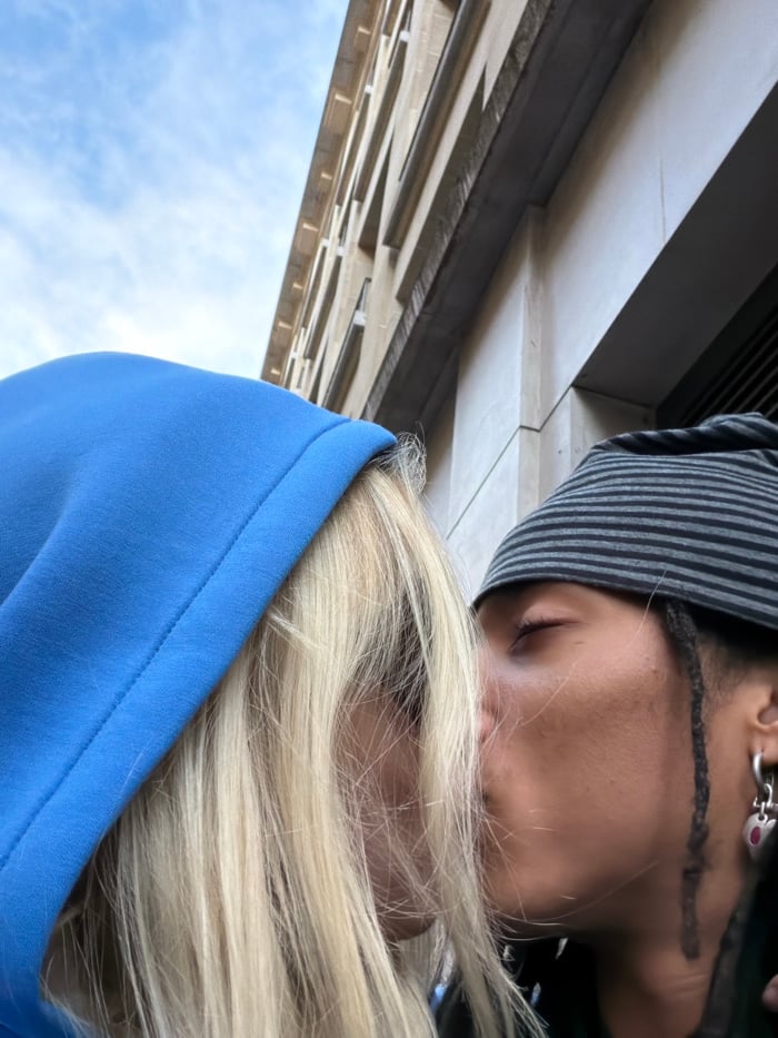 Parisian street life captured in 12-minute afternoon snapshot