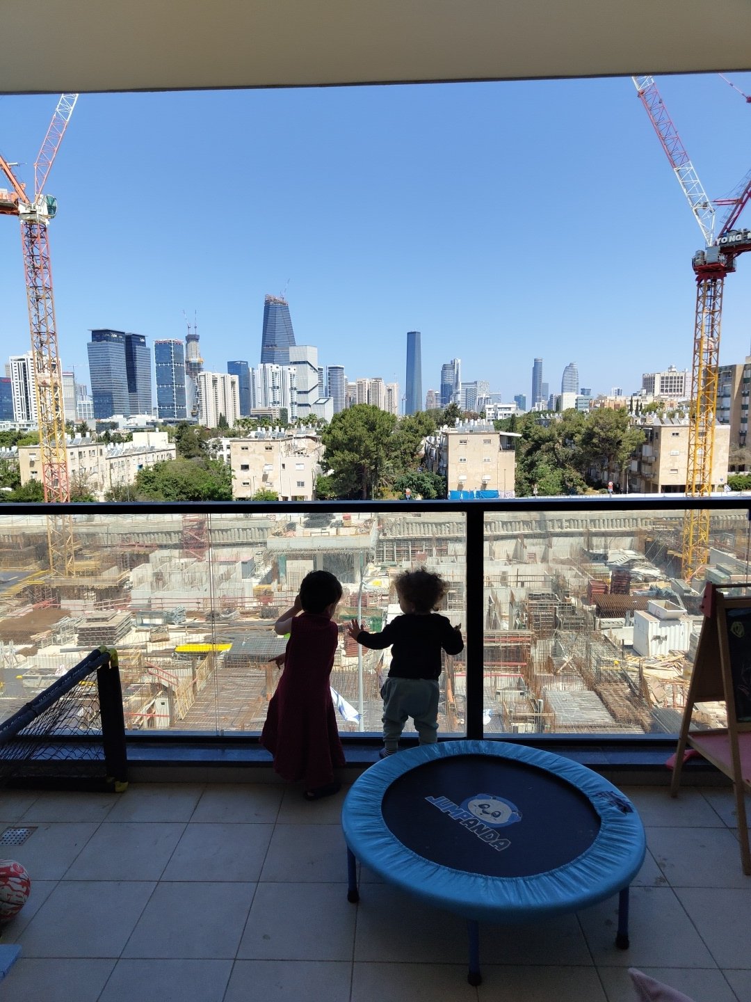 Morning life captured across Tel Aviv in three-minute span