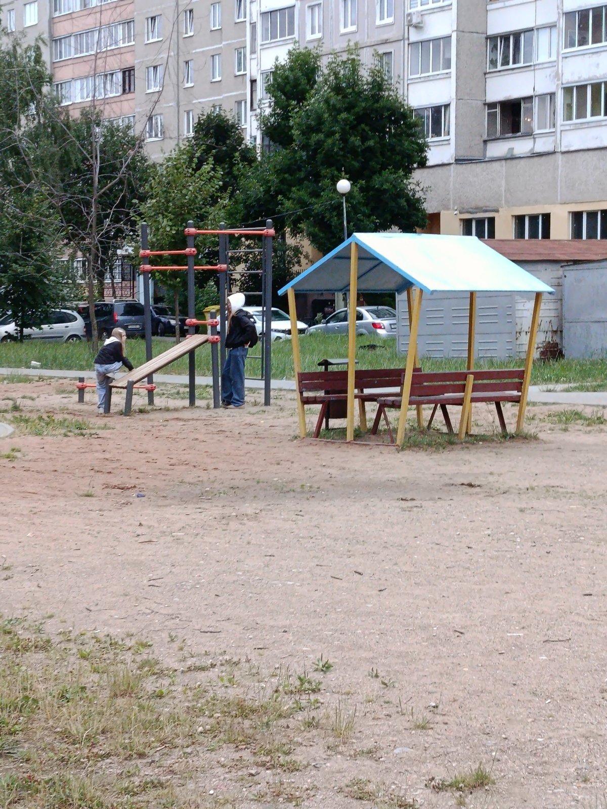 Minsk apartment district: playgrounds, gardens, and everyday street life