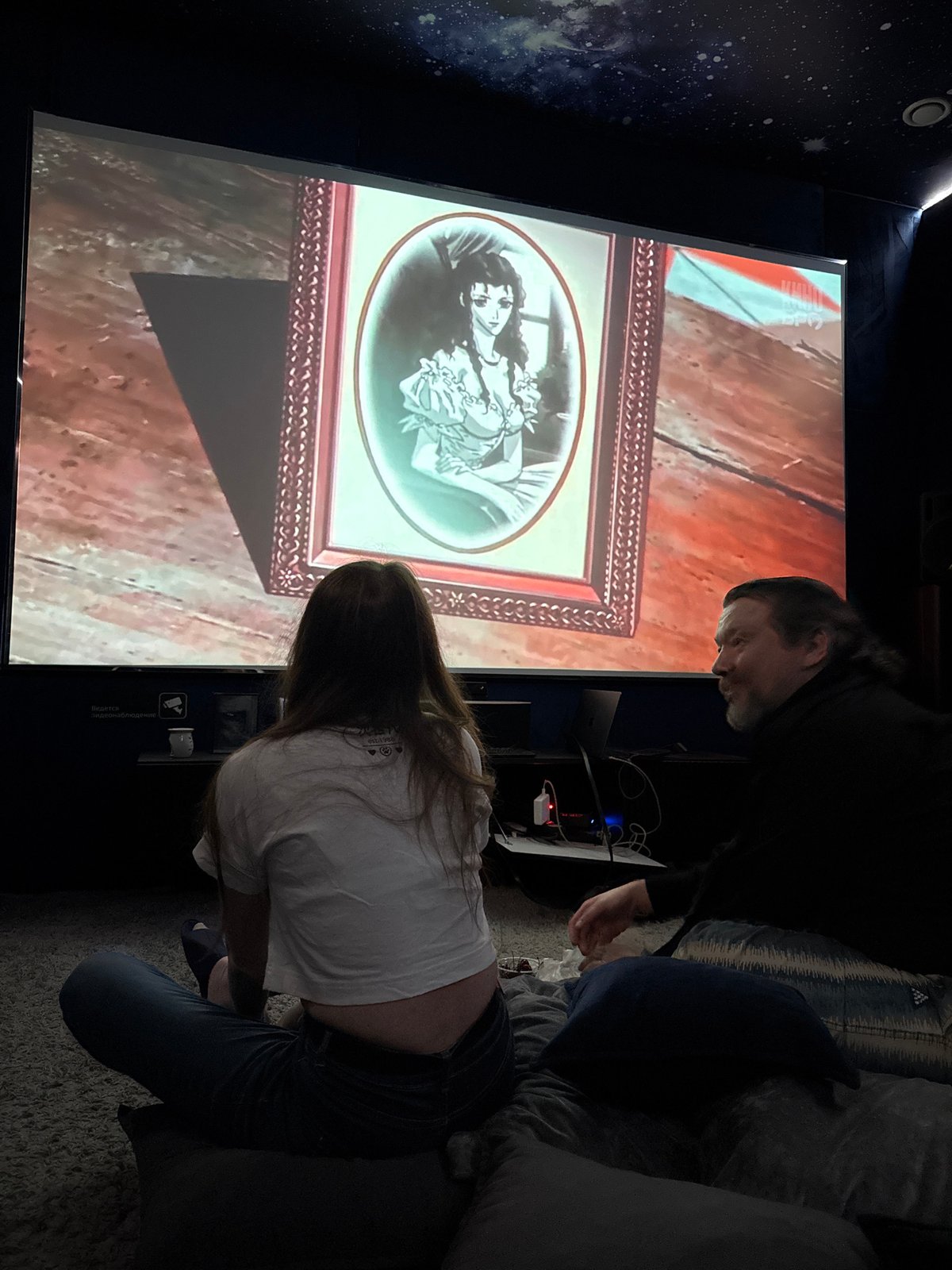 Moscow residents share evening moments with cherries, screens, art