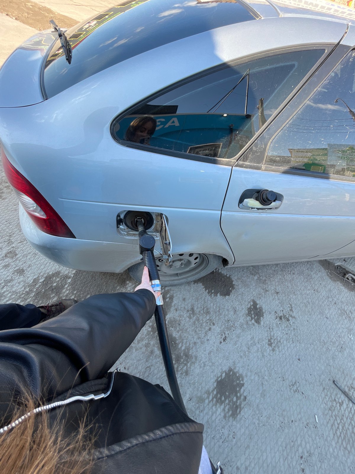 Morning routine captured across Chaikovsky, Russia on April 5