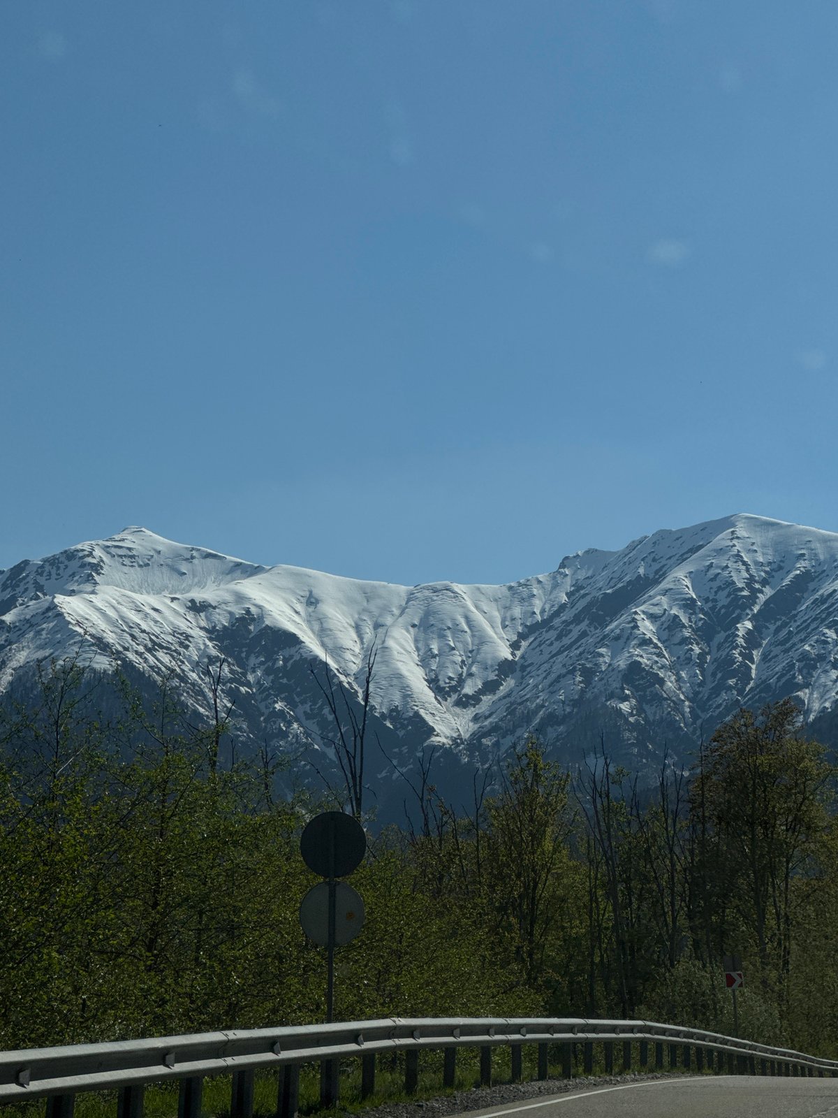 Spring mountain scenery documented along Estosadok roadway
