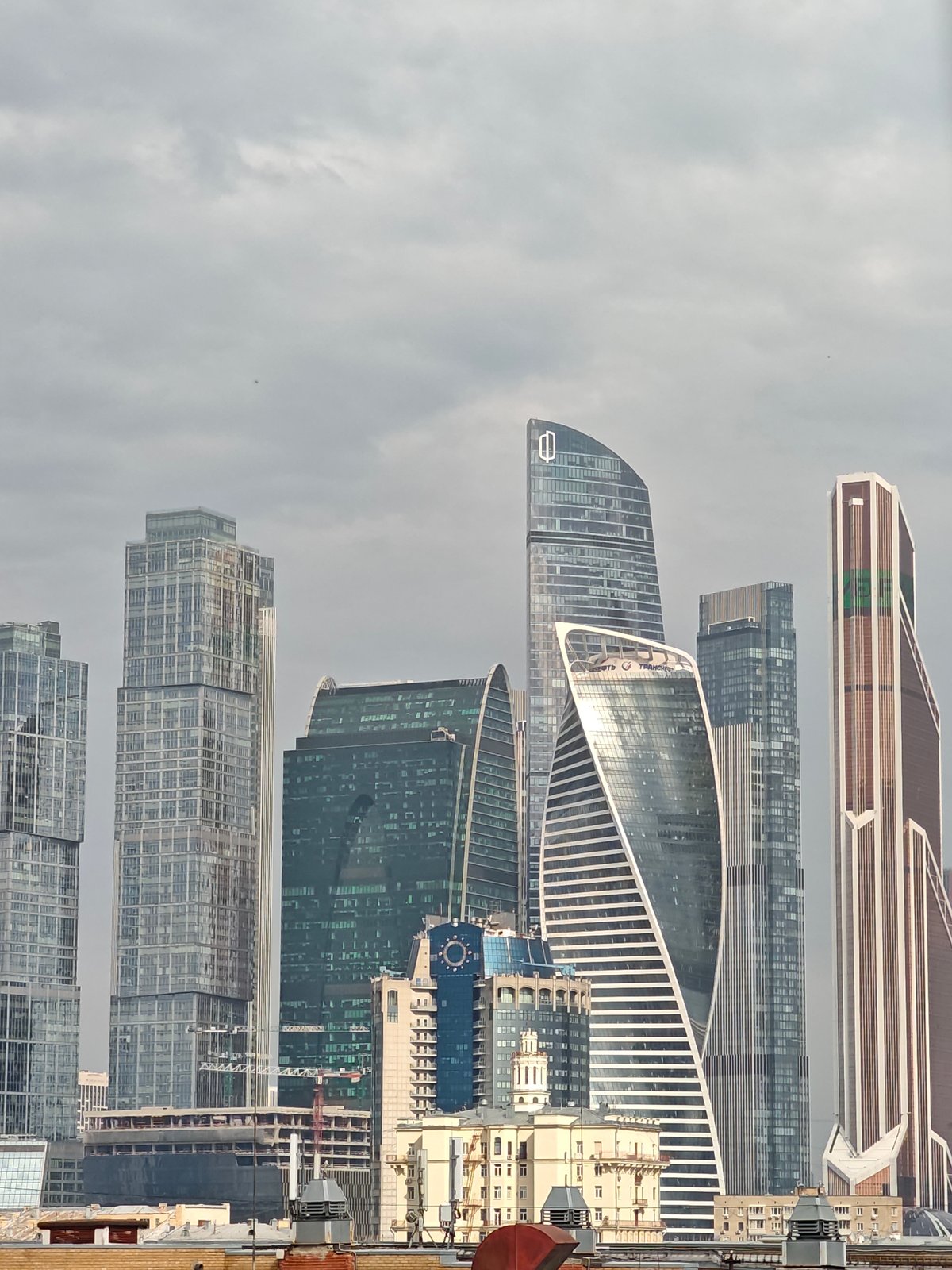 Morning stroll around Kievsky station, Moscow