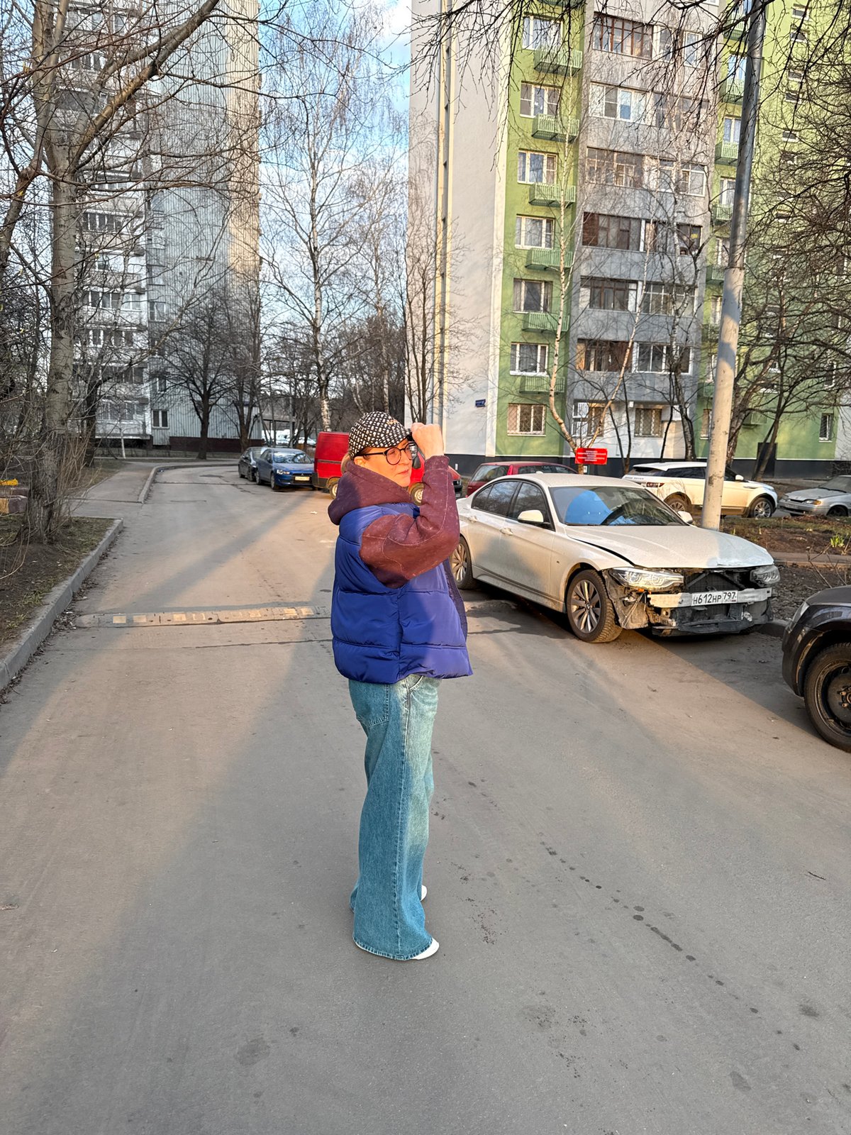 Ordinary Moscow life captured in domestic and street moments
