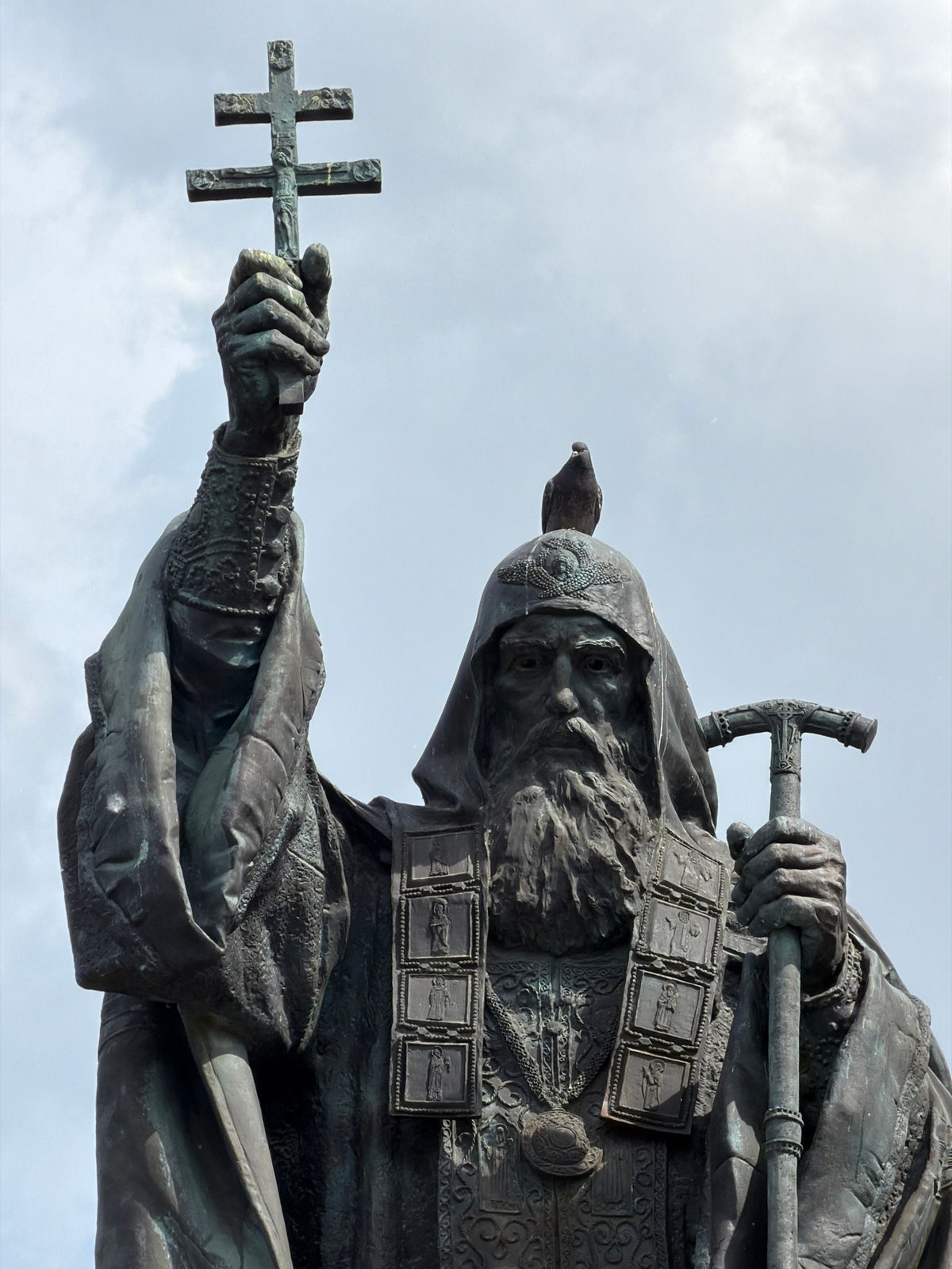 Tourist documents Moscow landmarks during afternoon walking tour