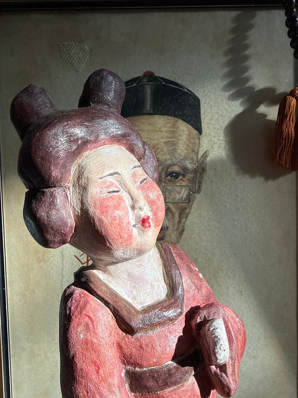 Museum display with sculpted figures observed in Madrid