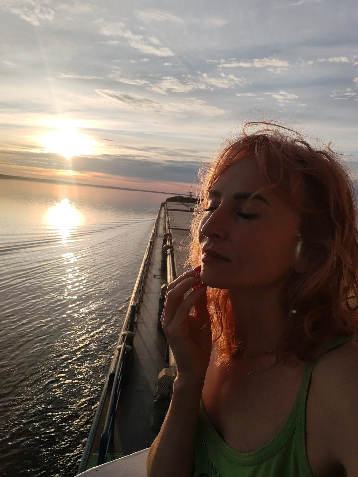Quiet sunset moment on the water near Gorushka