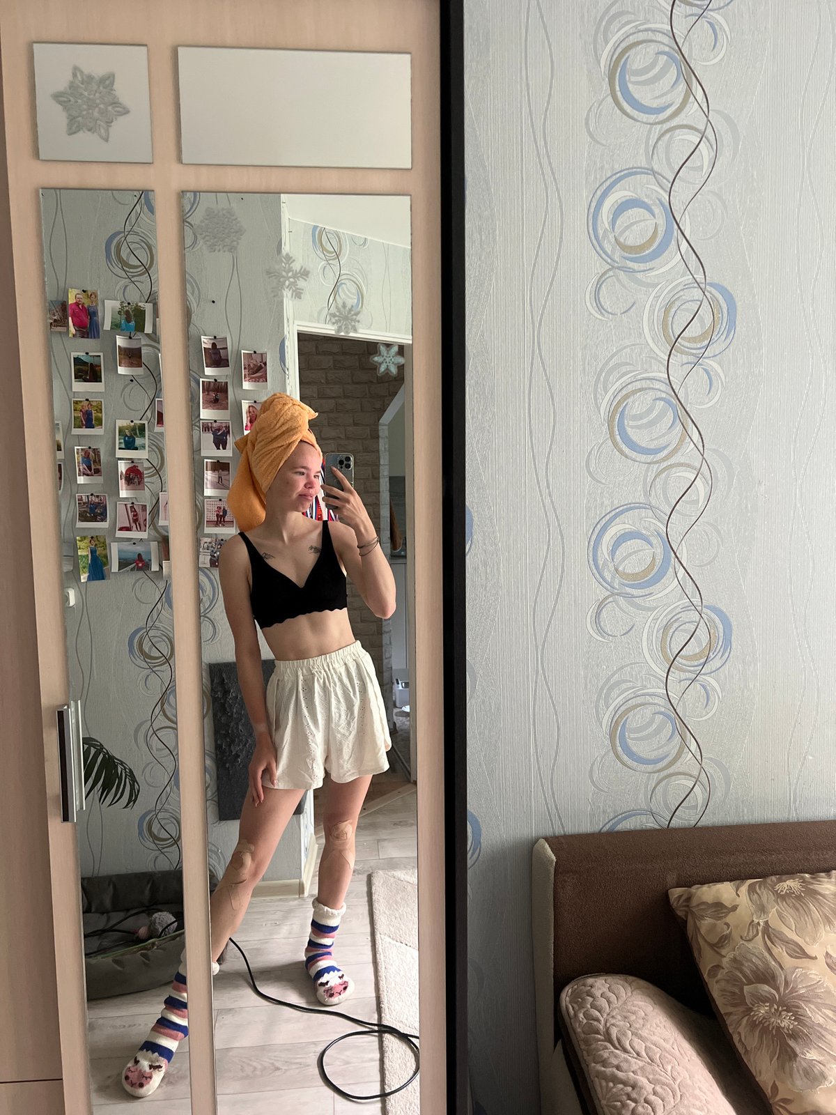 Early morning selfies and cat photos captured in Chaikovsky