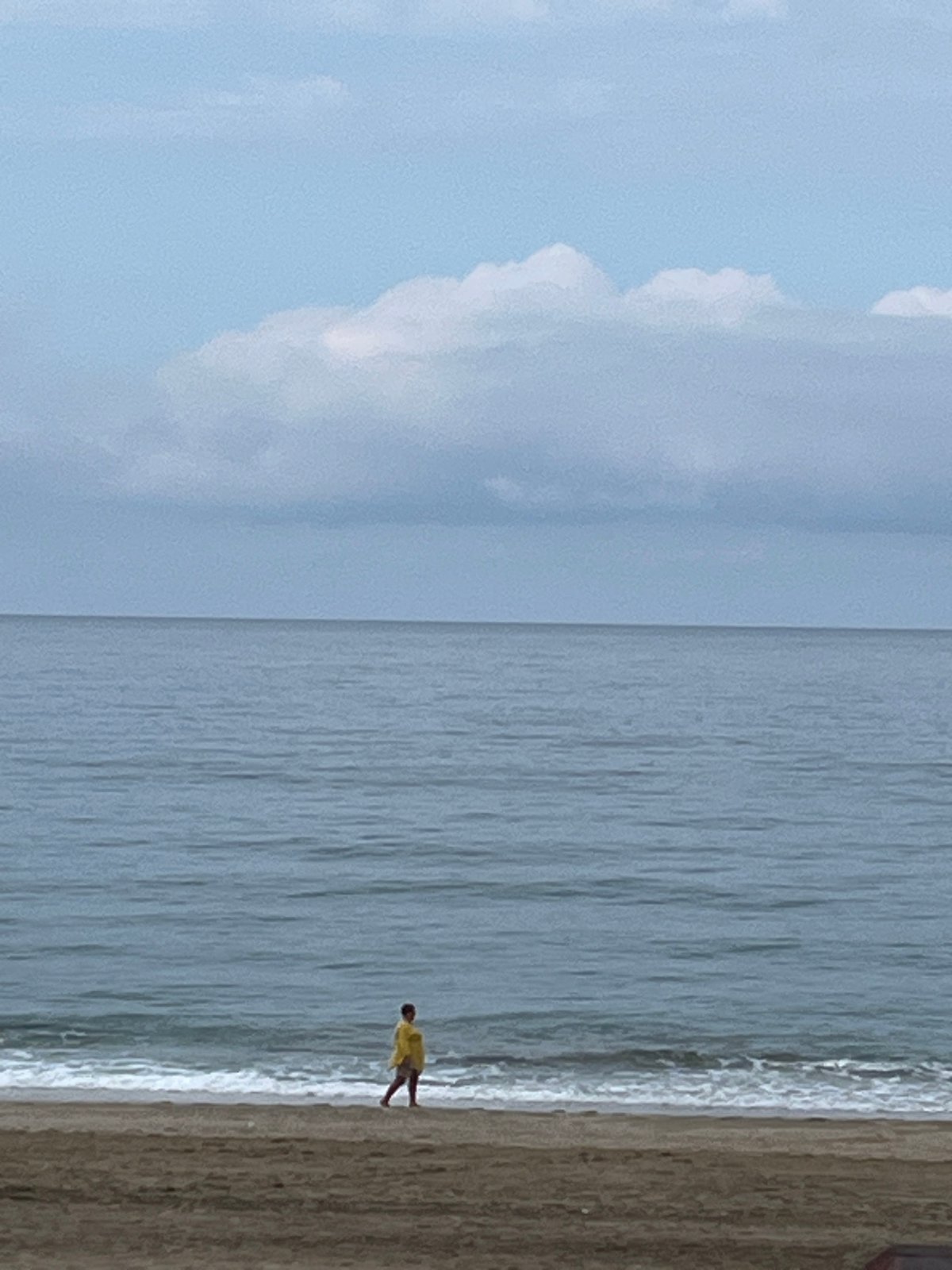 Morning beach walk documented in Alanya, Turkey