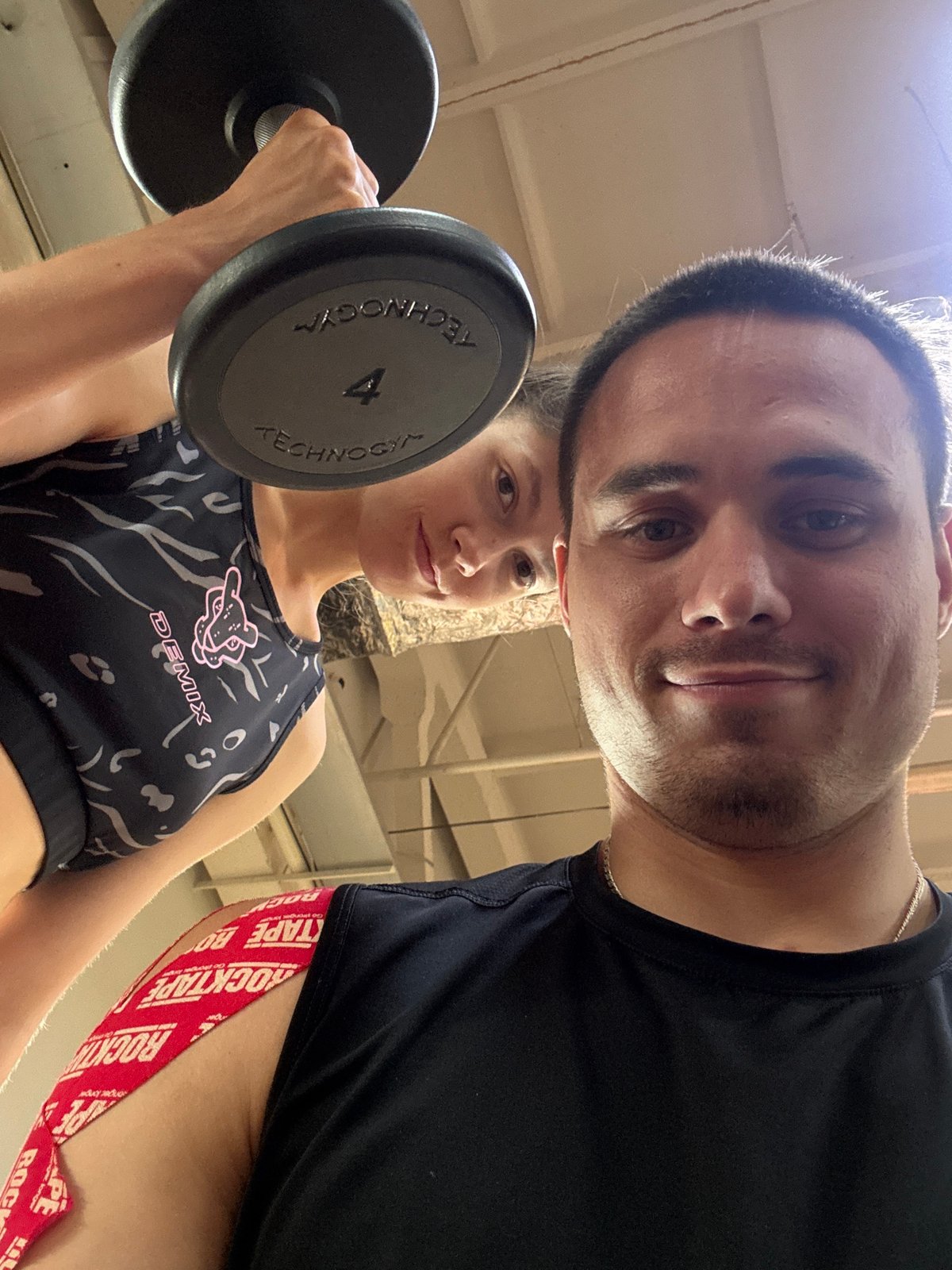 Gym selfie and snapdragon bouquet in Chaikovsky, Russia