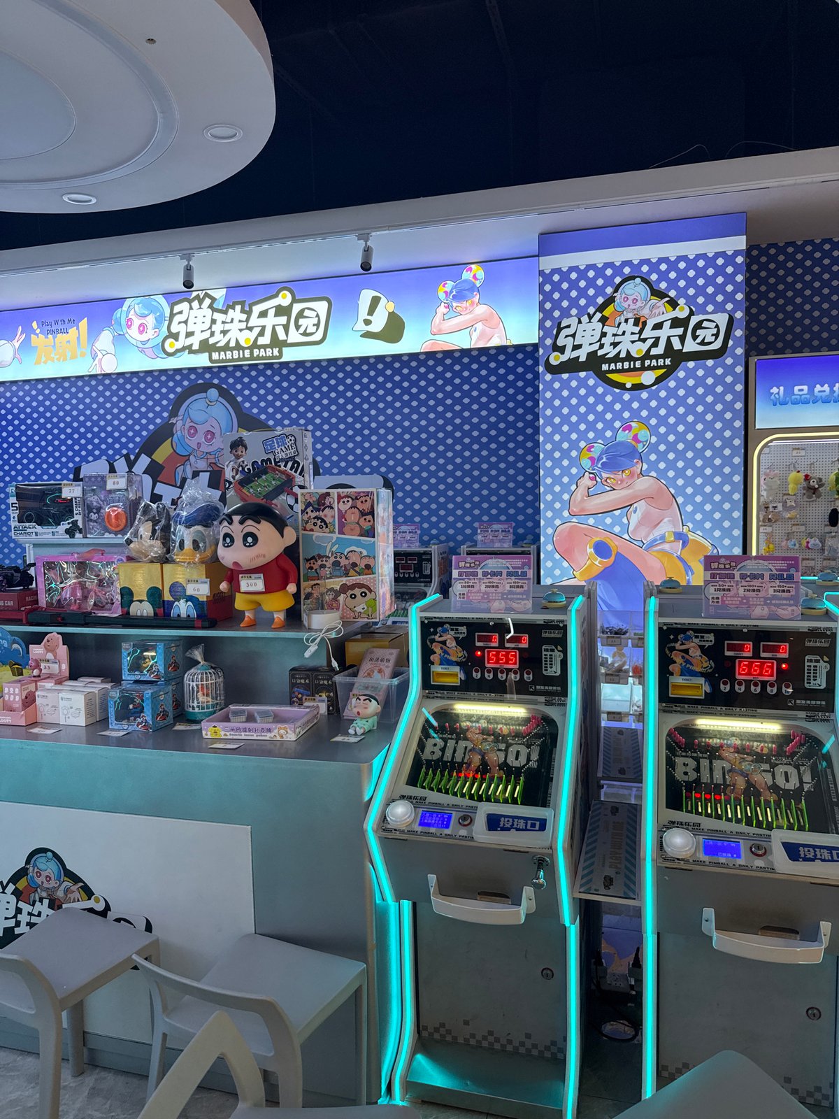 Morning mall crawl through a busy Huizhou entertainment complex