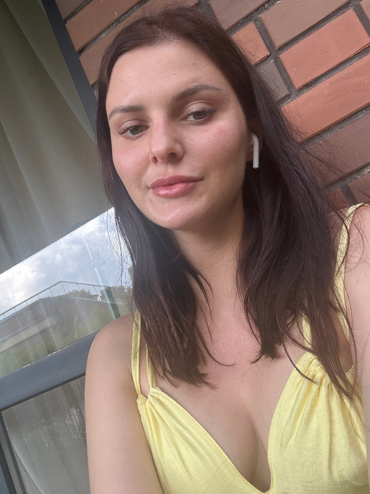 Yellow outfit selfie session, multiple angles and settings