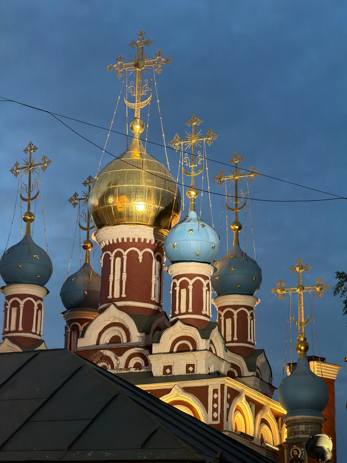 Moscow twilight scenes captured across 14 minutes