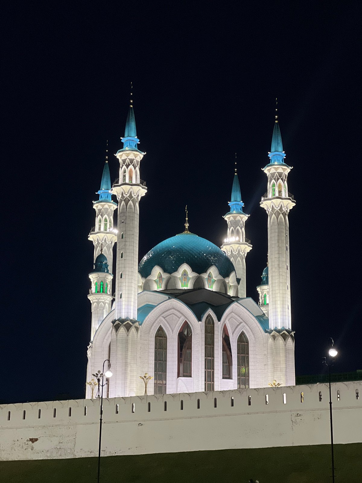 Evening visit to illuminated Qolşärif Mosque in Kazan documented