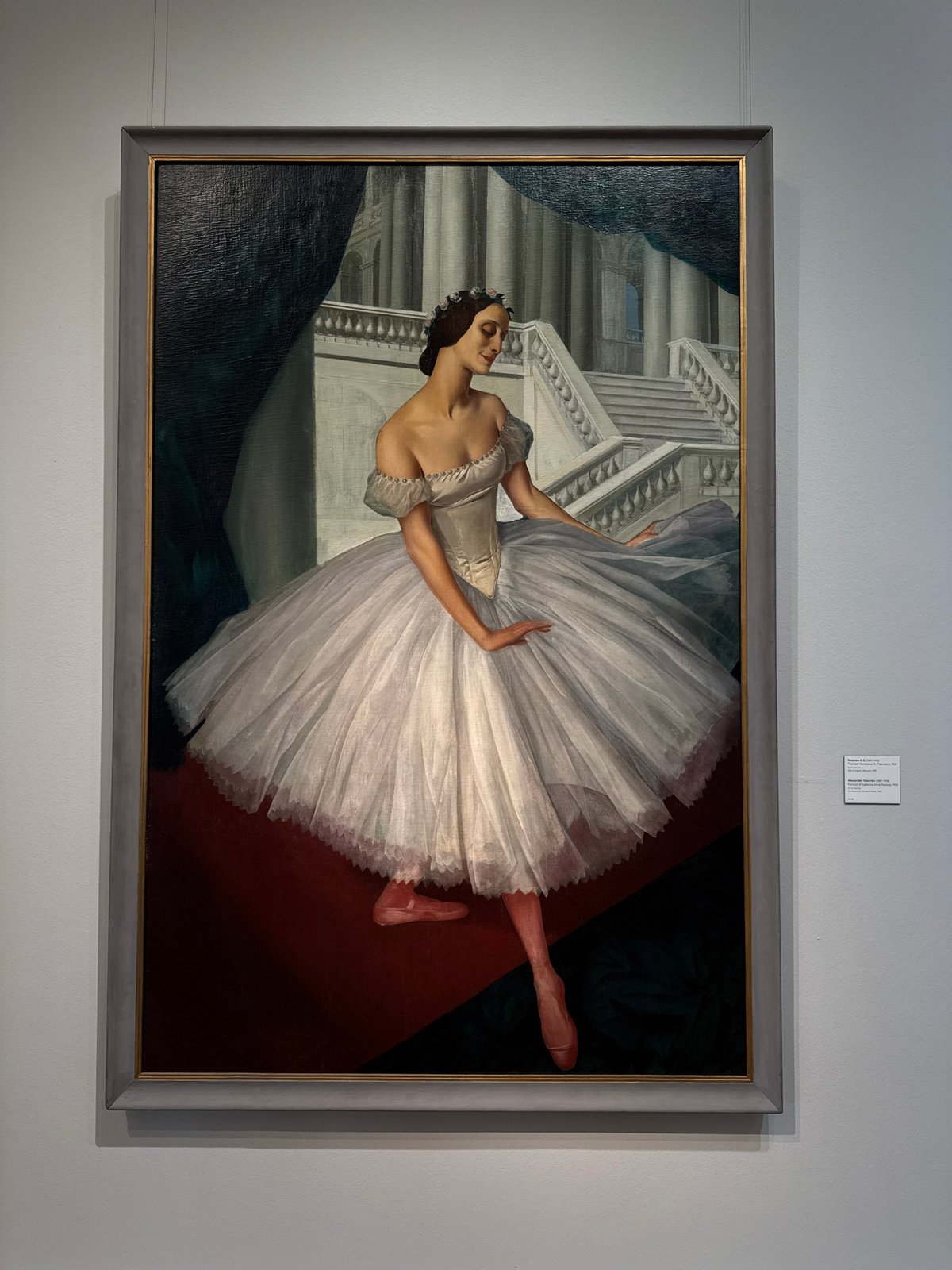 Moscow park scenes and ballerina painting captured by witness
