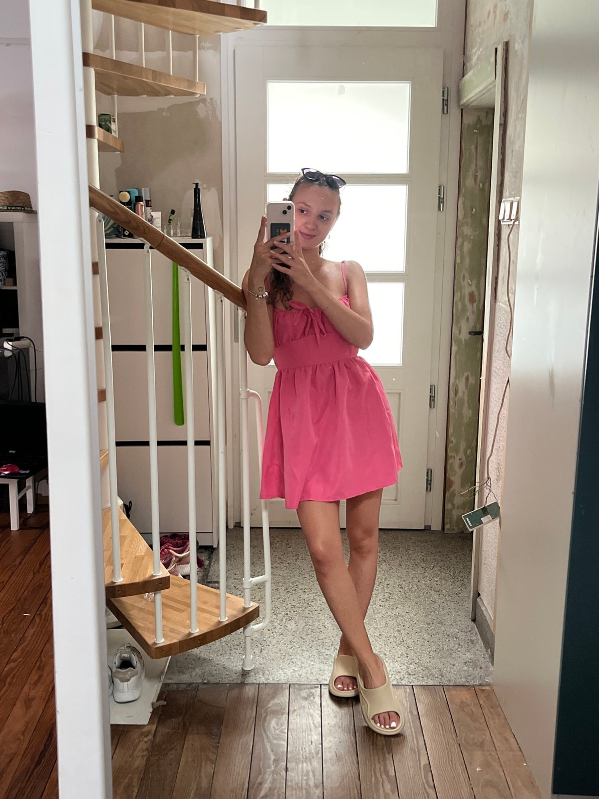 Getting ready in Saarbrücken, pink dress, multiple mirror checks