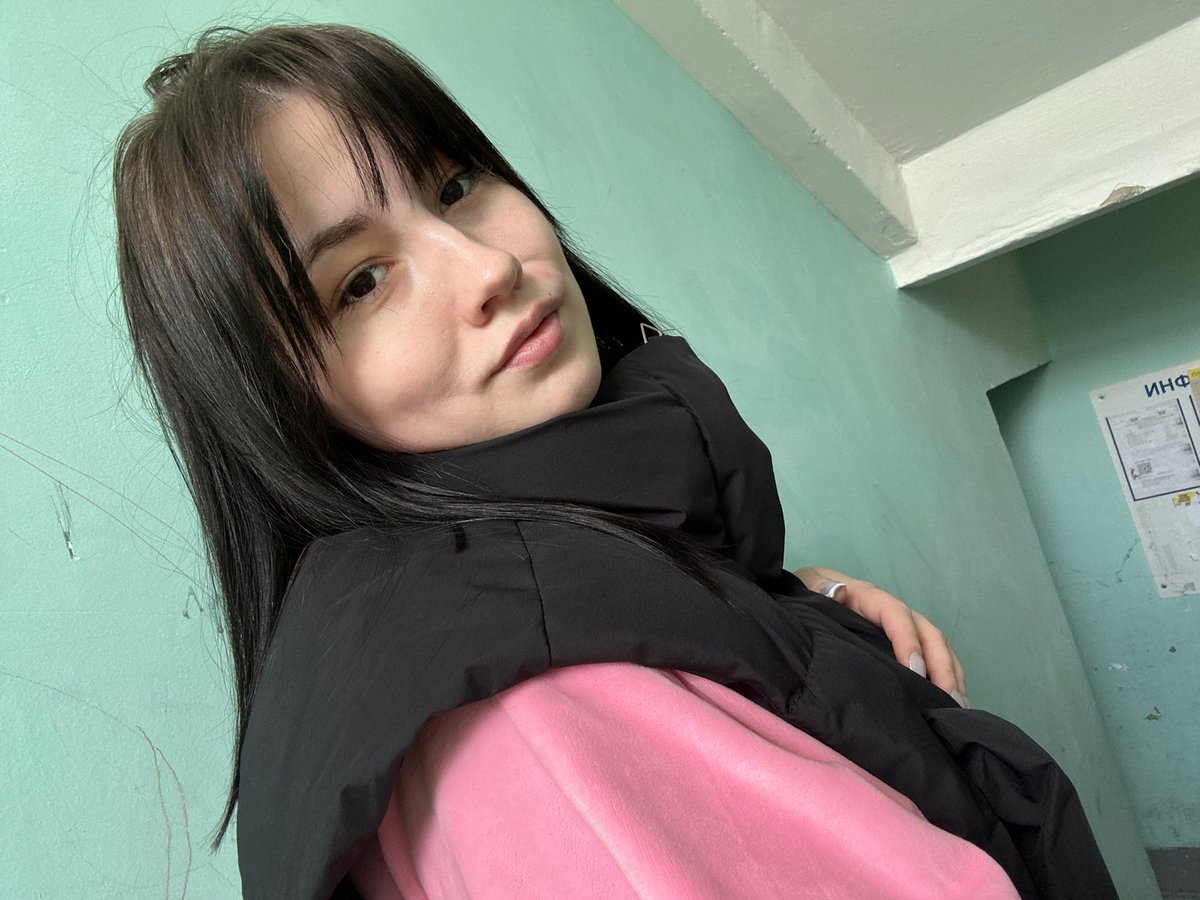Morning moments captured in Chaikovsky: driving, selfies, gaming companion