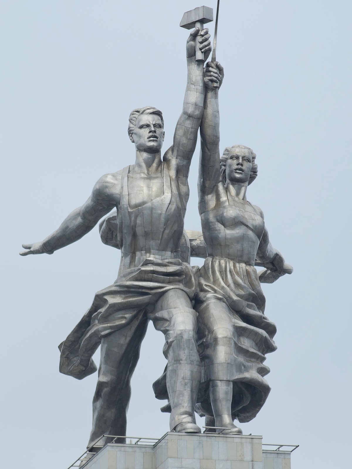 Moscow's Worker and Kolkhoz Woman monument observed on May Day