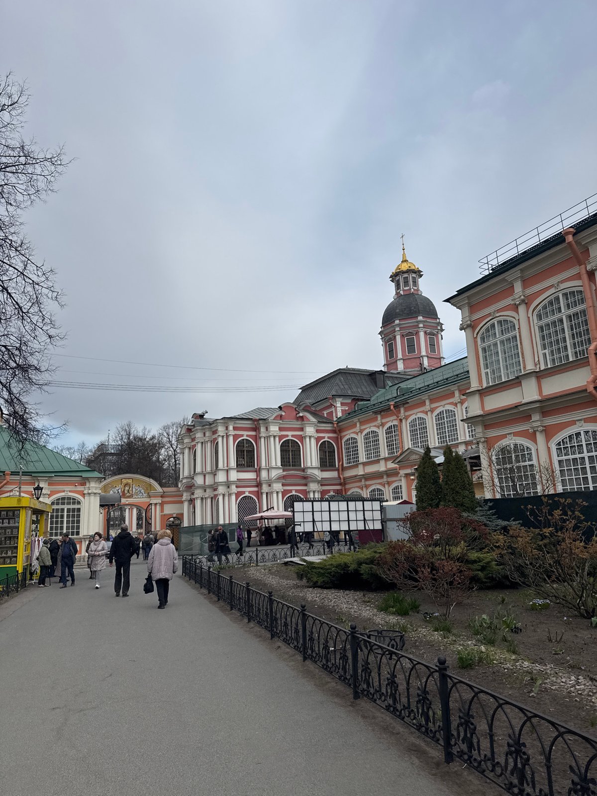 Witness documents Saint Petersburg's religious architecture during morning walk