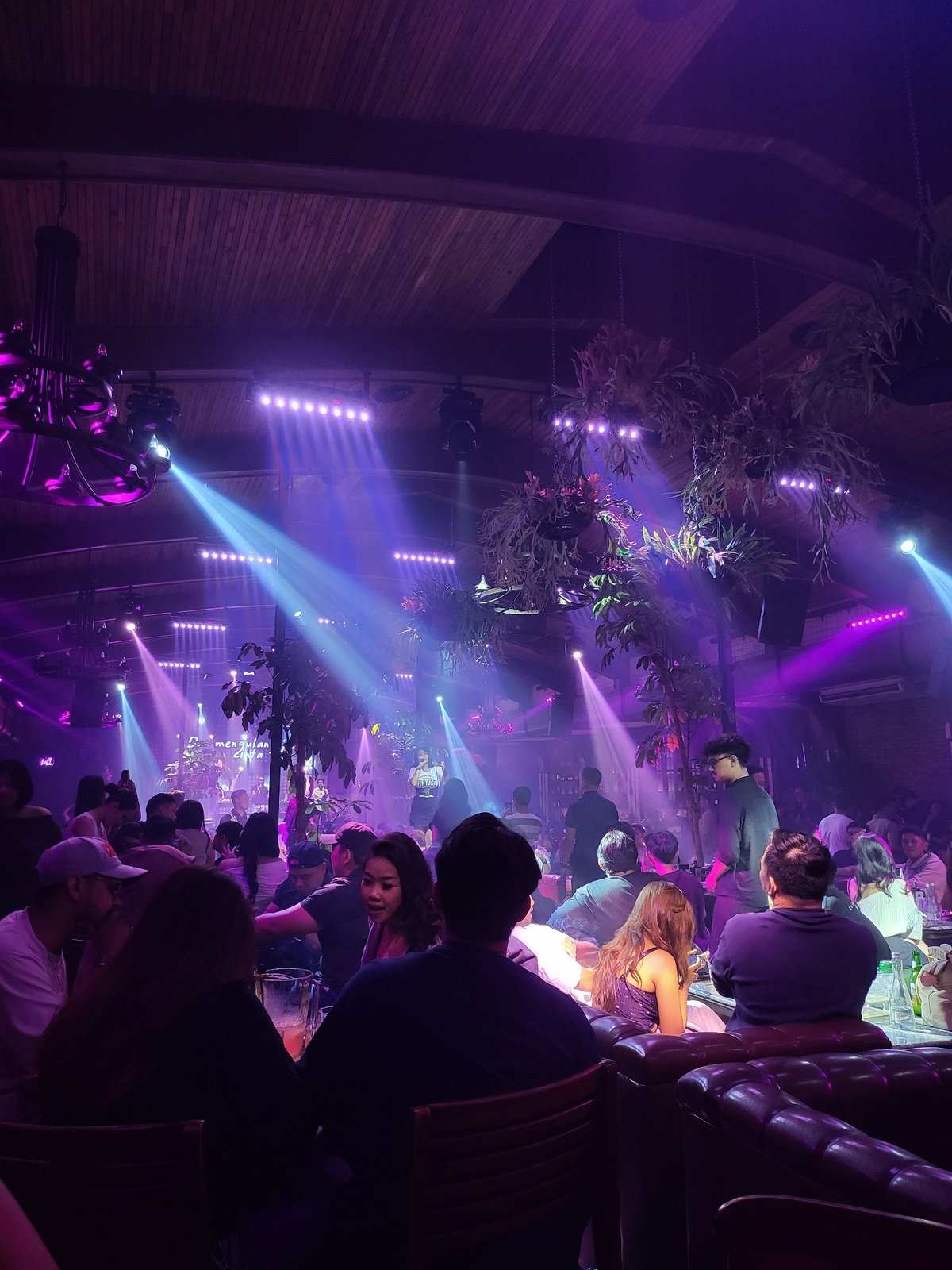 Saturday night at North Jakarta nightclub with live music
