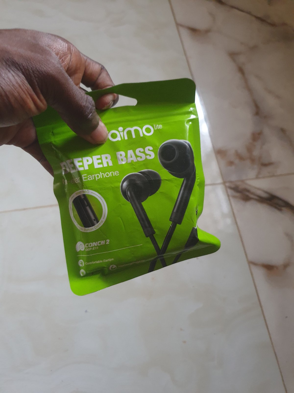 Consumer product unboxing session documented in Anilelerin, Nigeria