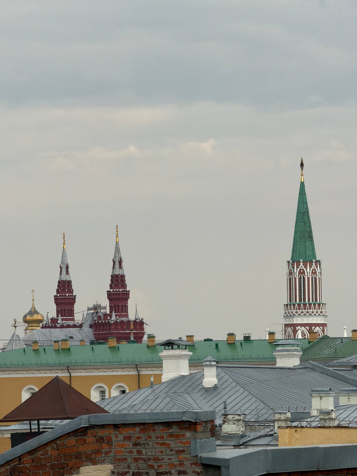 Witness documents Moscow cityscape and street life over afternoon