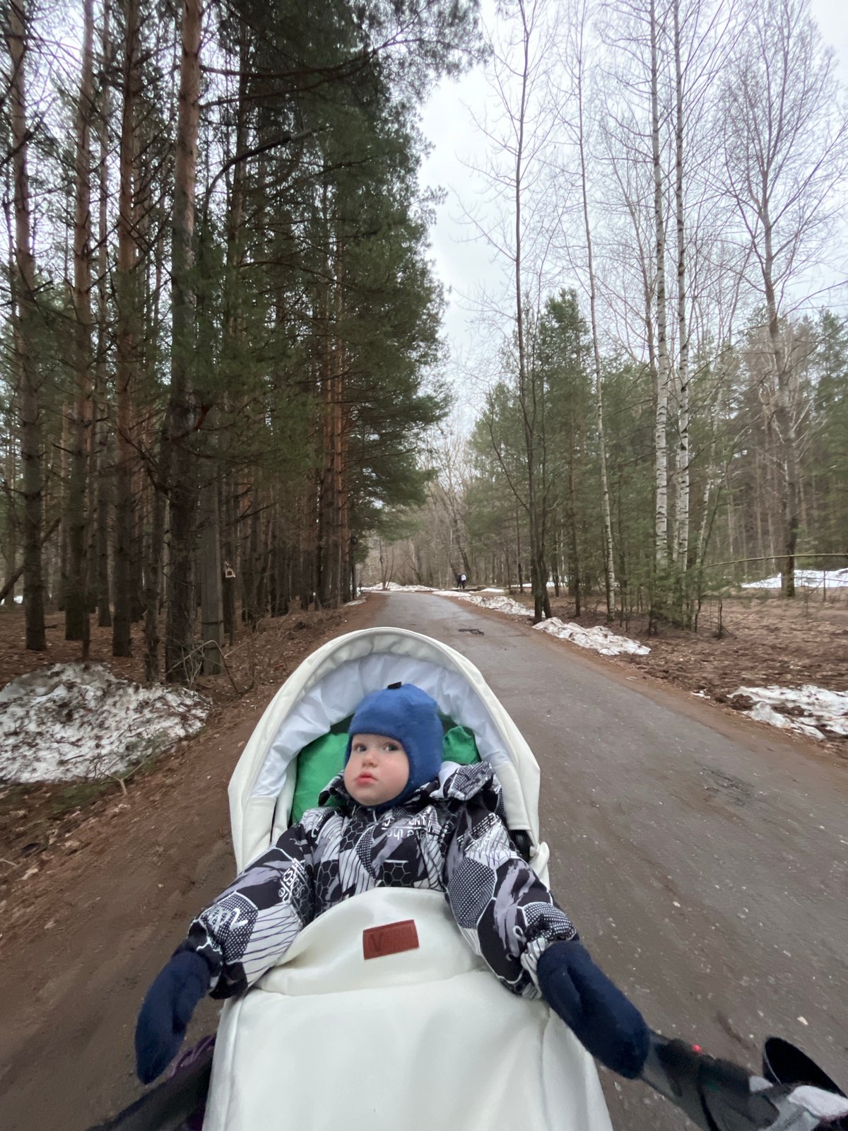 Family afternoon documented in Chaikovsky, Russia through personal photos