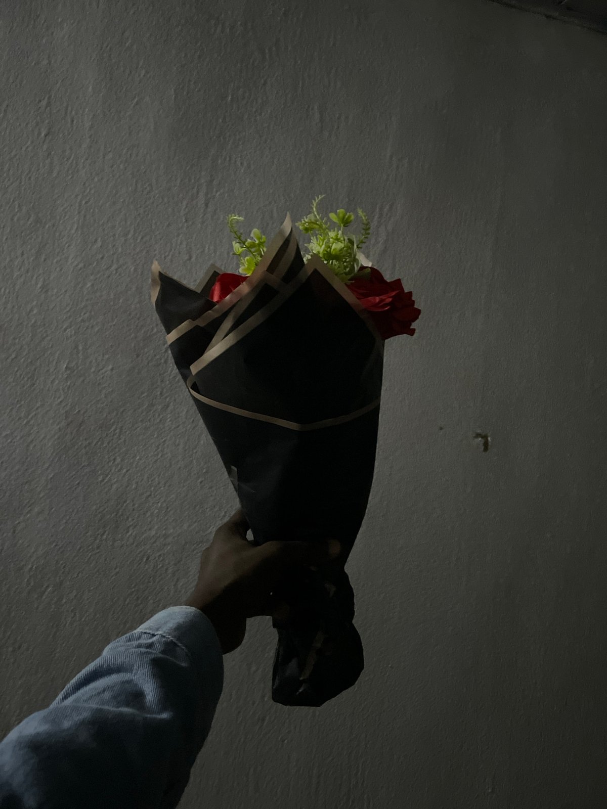 Red rose bouquet, multiple angles, Durimi Nigeria