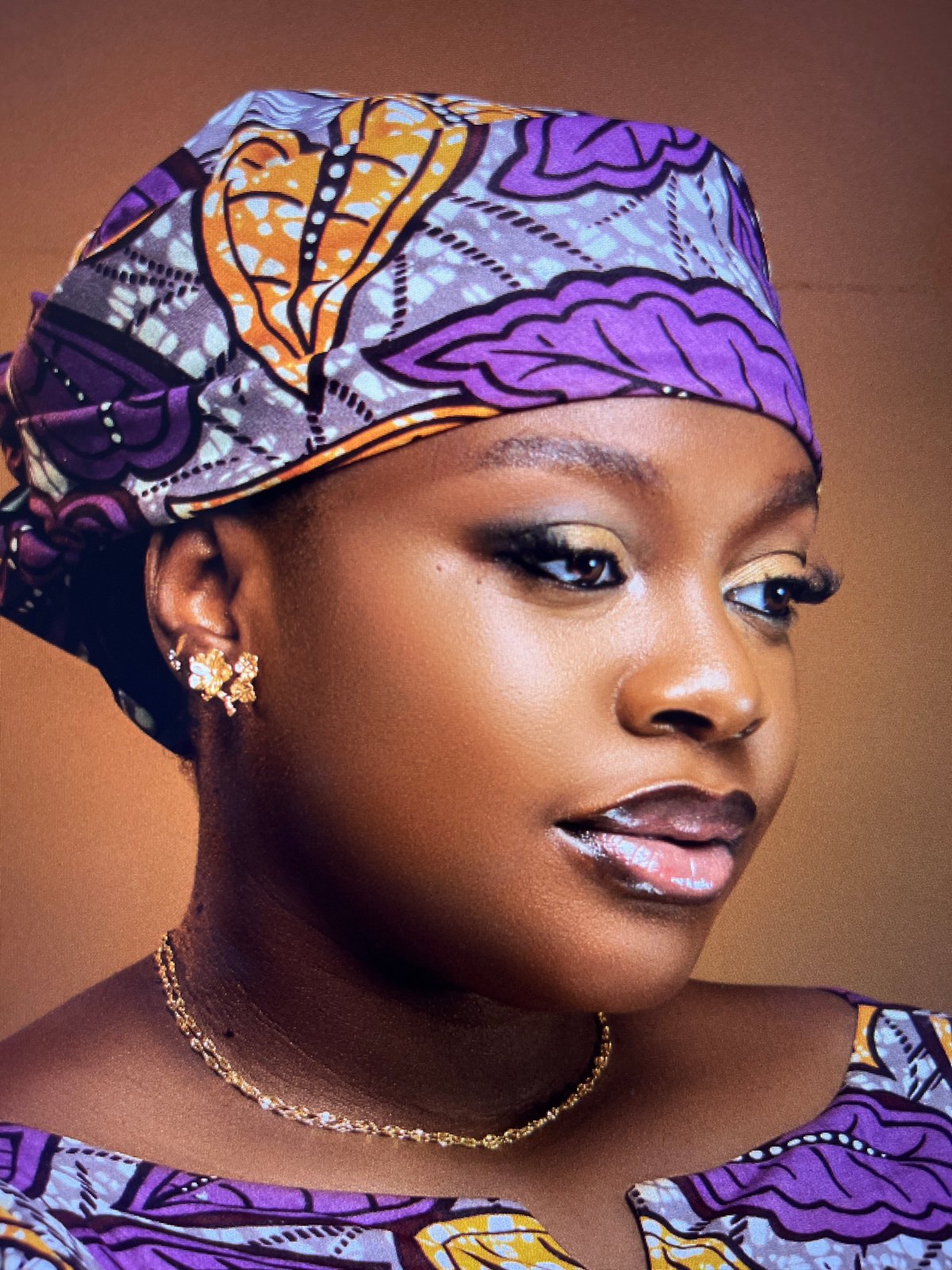 Portrait session in Gura Top, Nigeria, featuring traditional and contemporary looks