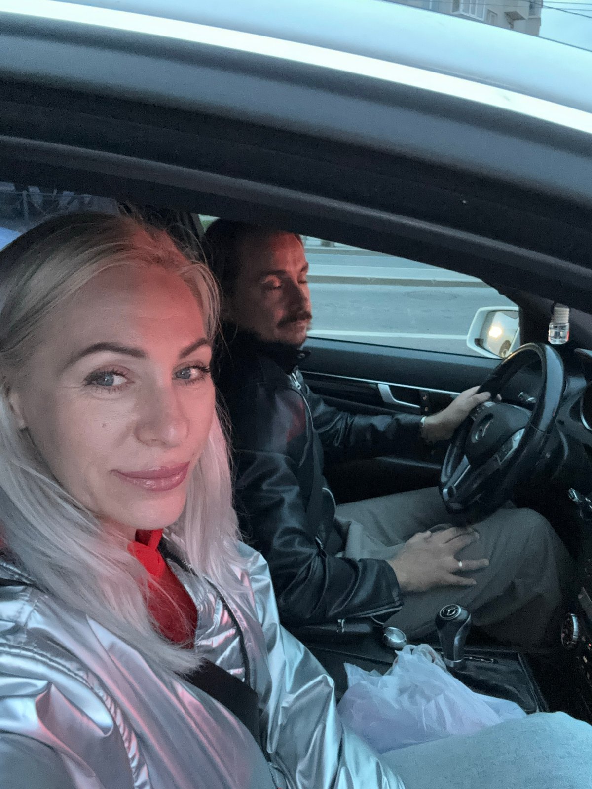 Family car ride documented in Saint Petersburg