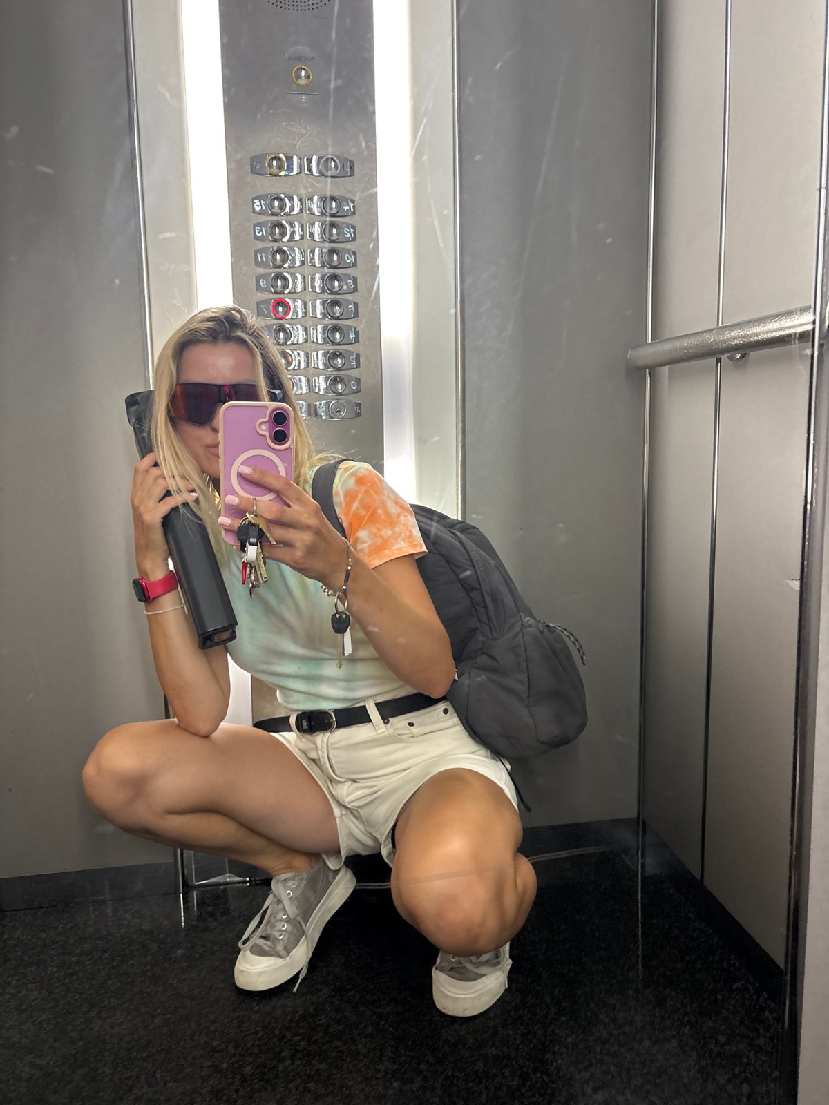 Breakfast morning in València, with elevator selfies on the side