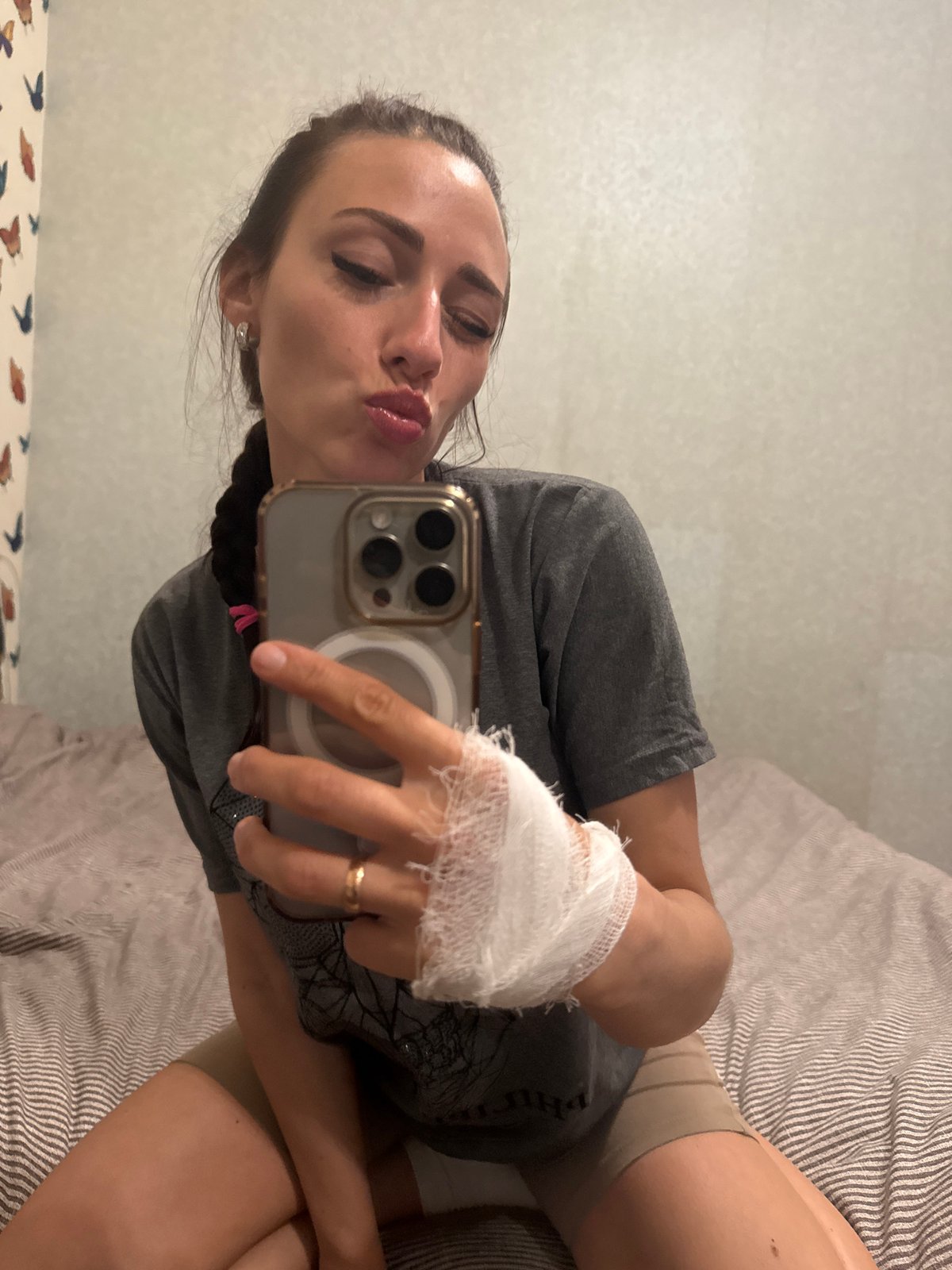 Woman documents Saturday morning routine with cat in Saint Petersburg