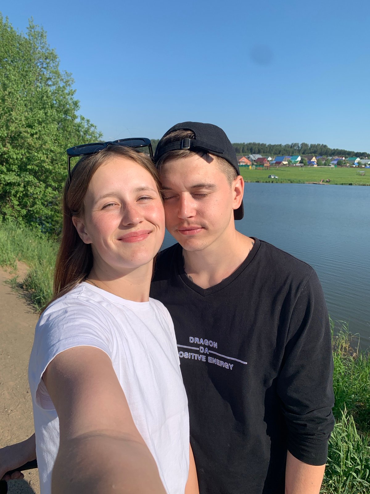 Casual moments captured in Foki: couple's selfie, woman with child