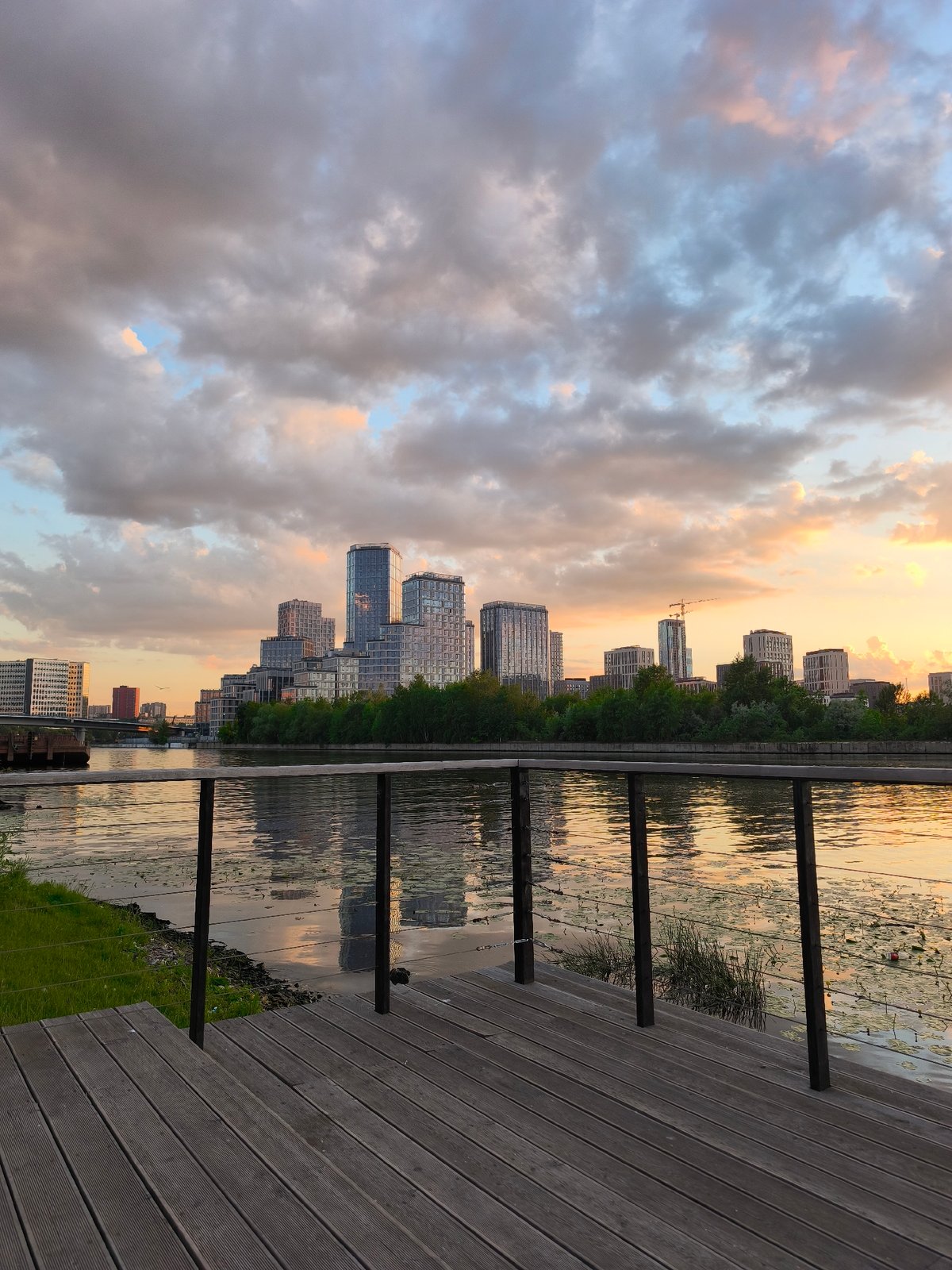 Moscow evening scenes captured across waterfront parks and residential areas