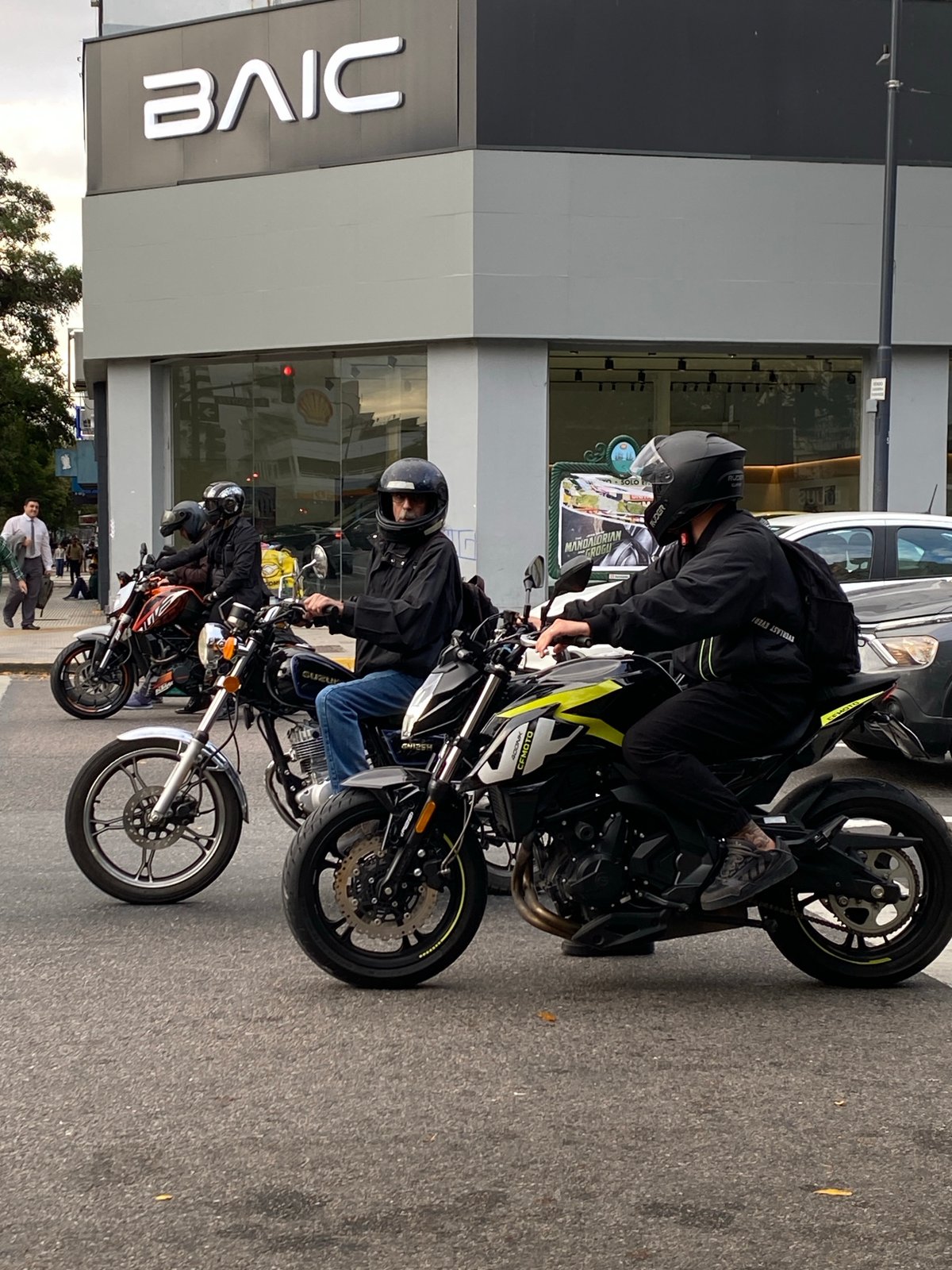 Evening motorcycle activity observed across Buenos Aires streets