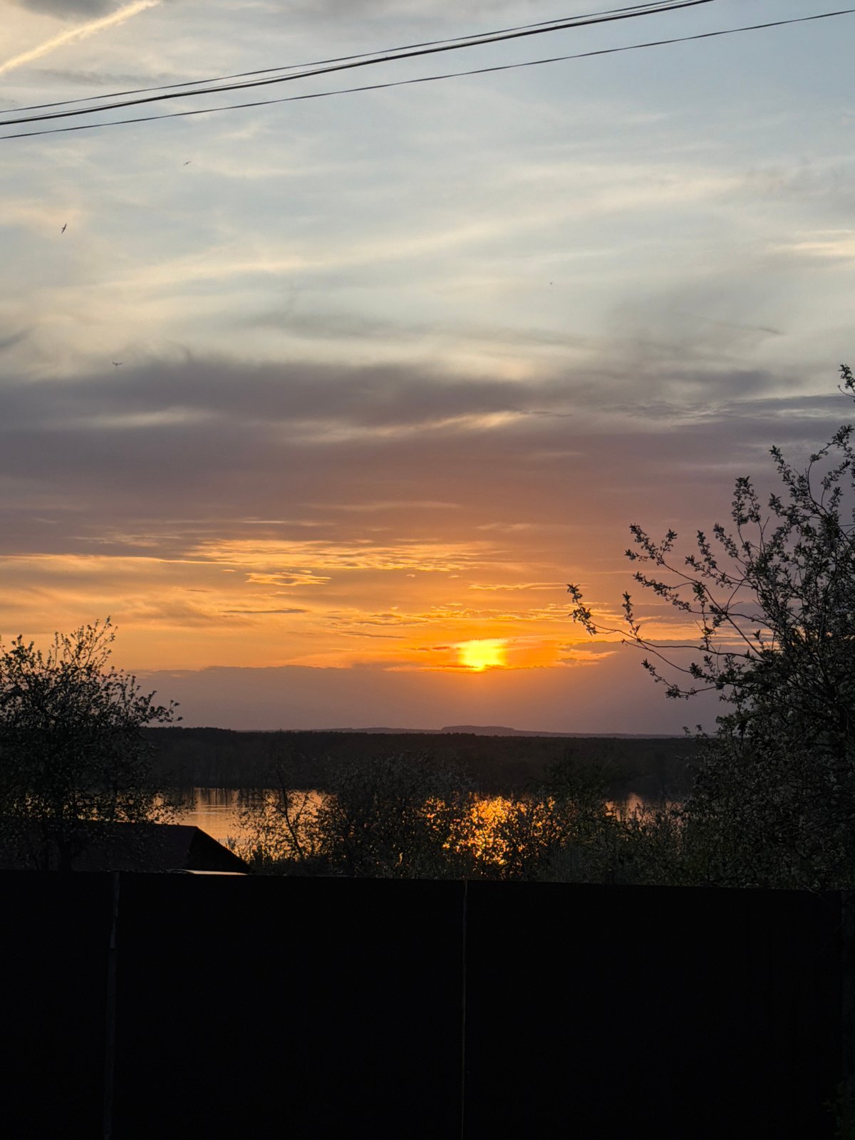 Sunset observed across Chaikovsky, Russia by multiple witnesses