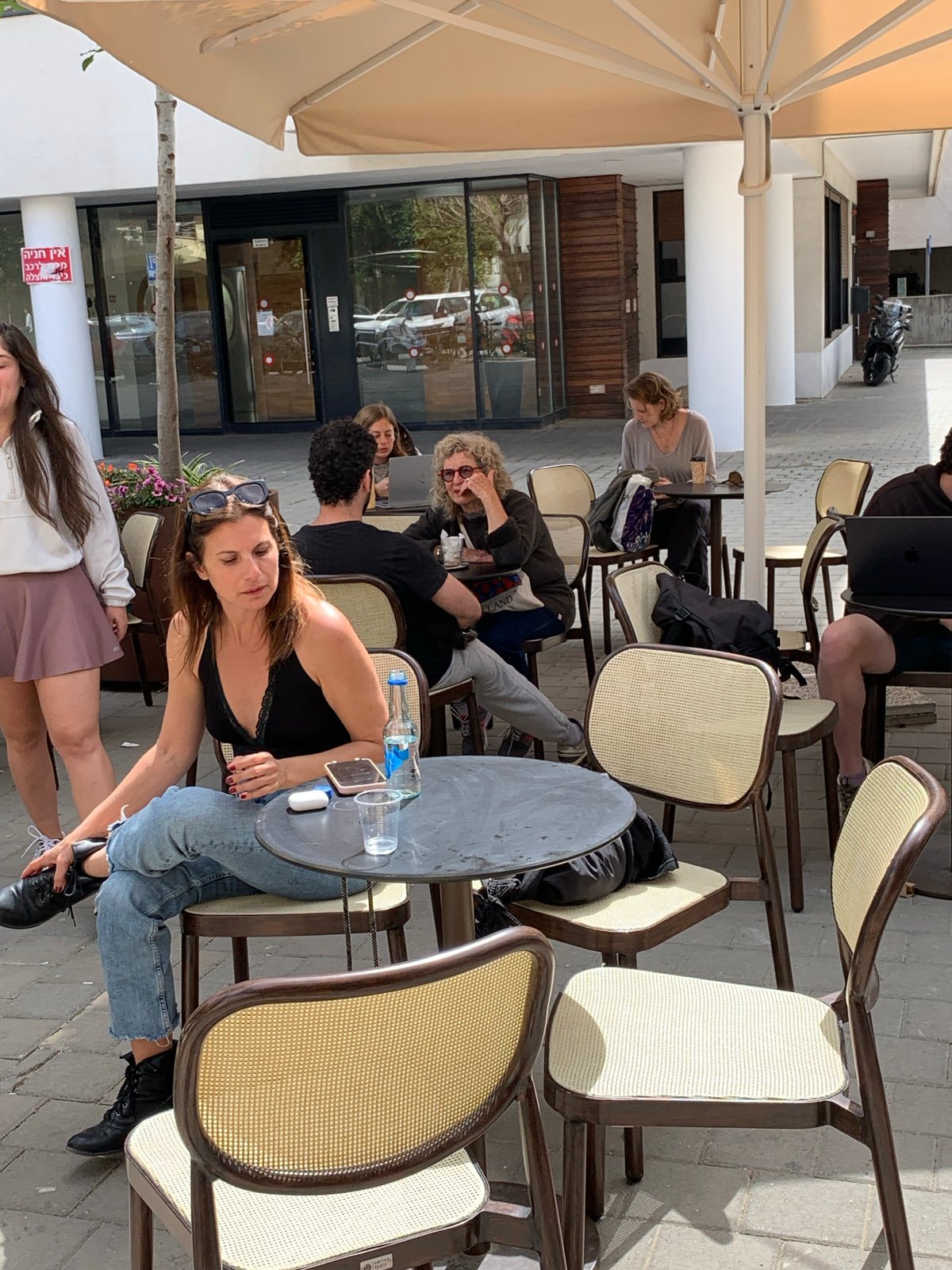 Ordinary morning street life documented across Tel Aviv