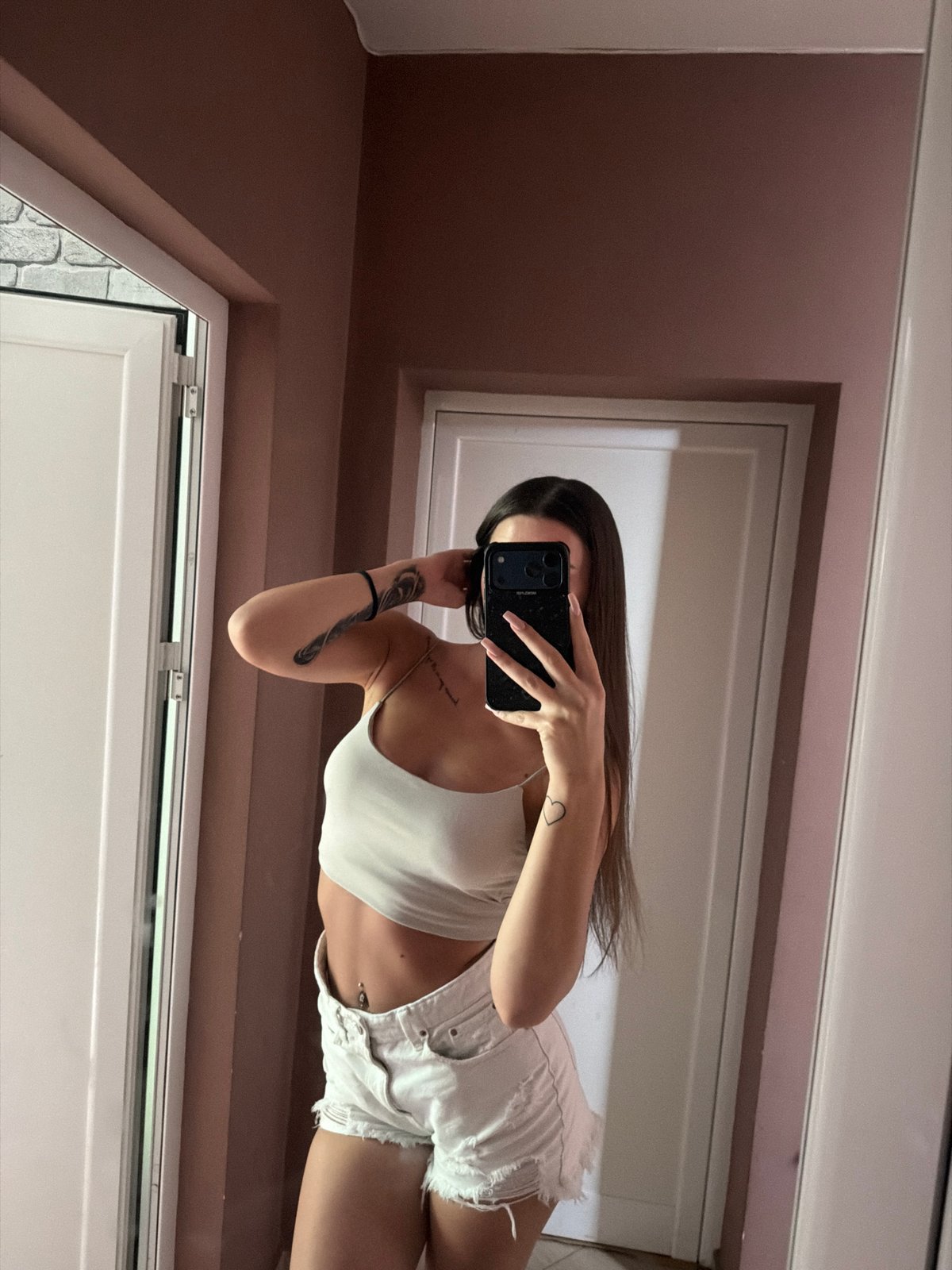 Mirror selfies and a gray cat, Dimitrovgrad morning