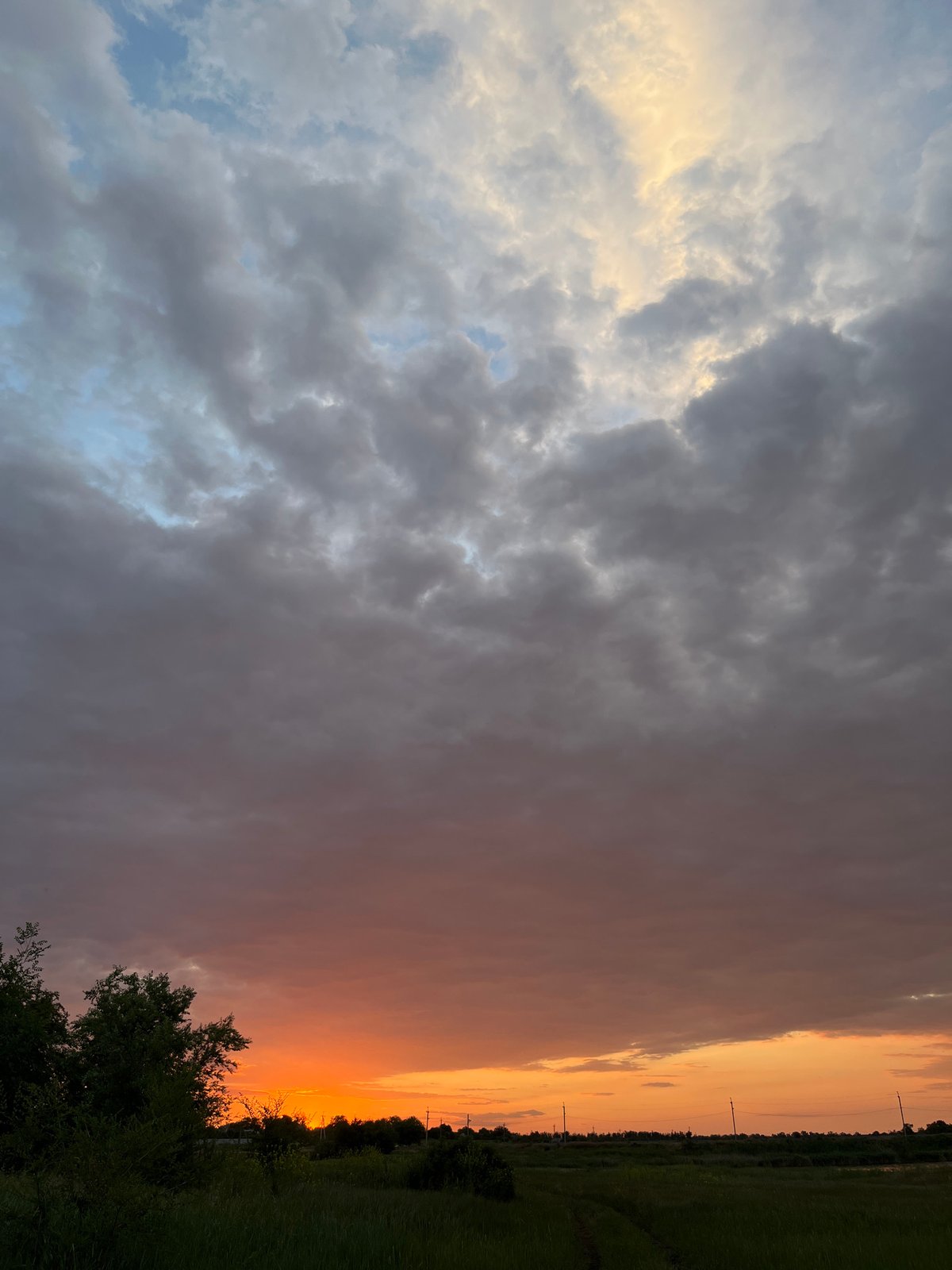 Dramatic sunset captured across Kryvyi Rih countryside on June 11