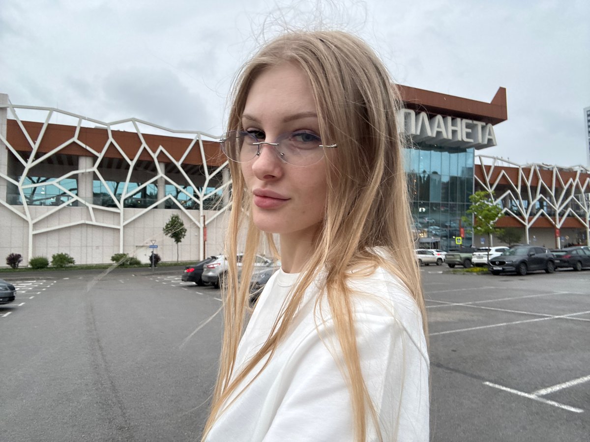 Afternoon out in Perm: mall, bakeries, and a kids' art show
