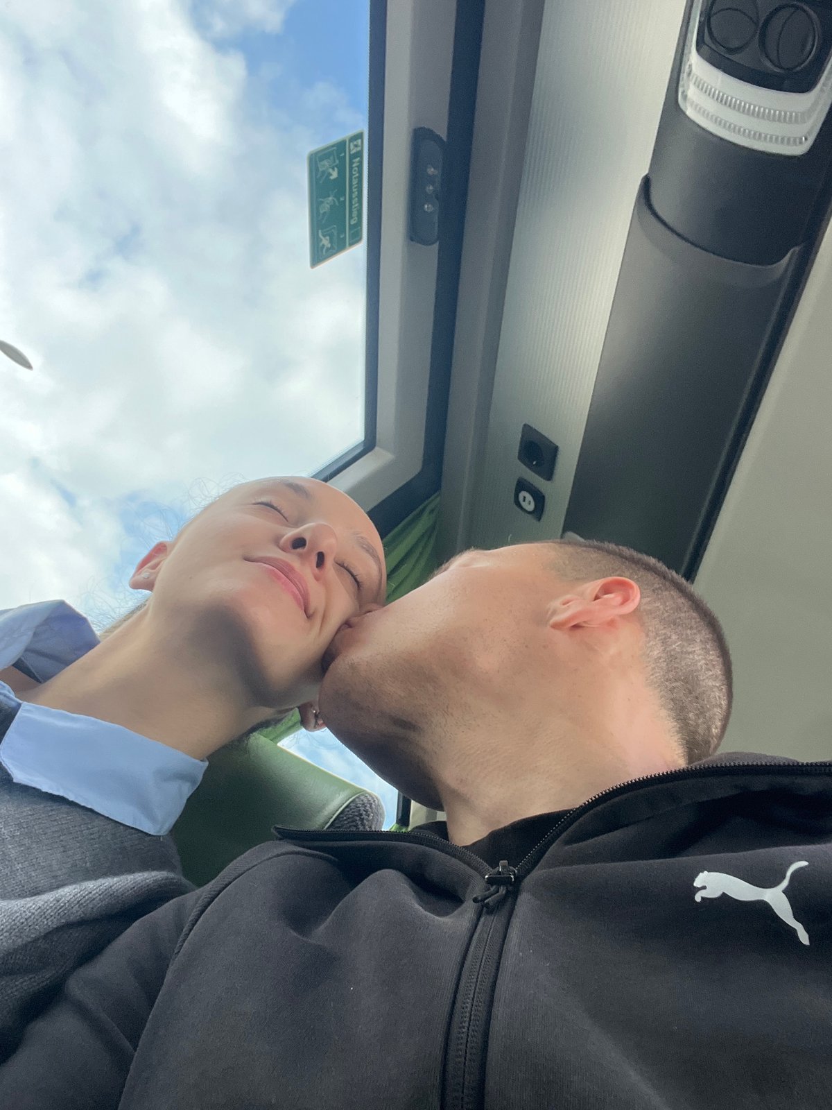 Couple shares intimate moment on public transport in Saarbrücken