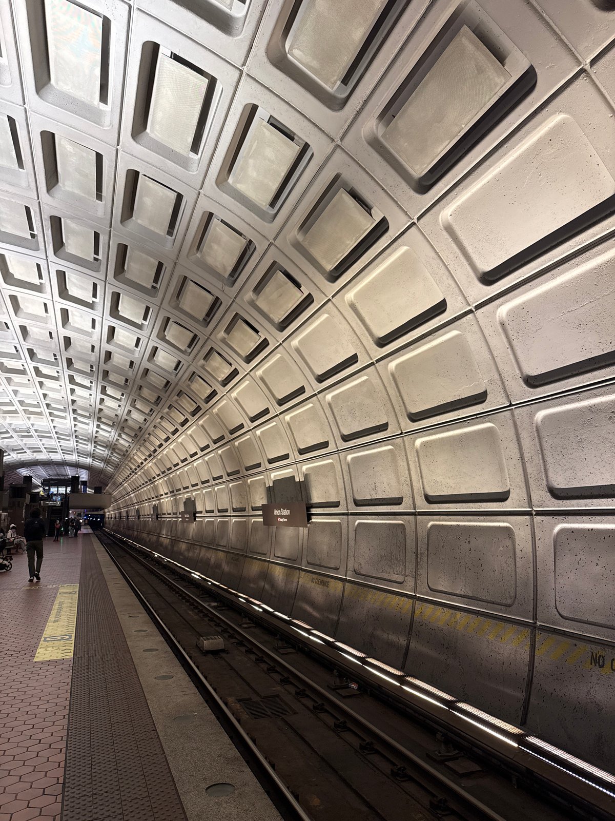 Witness captures view of Union Station metro platform