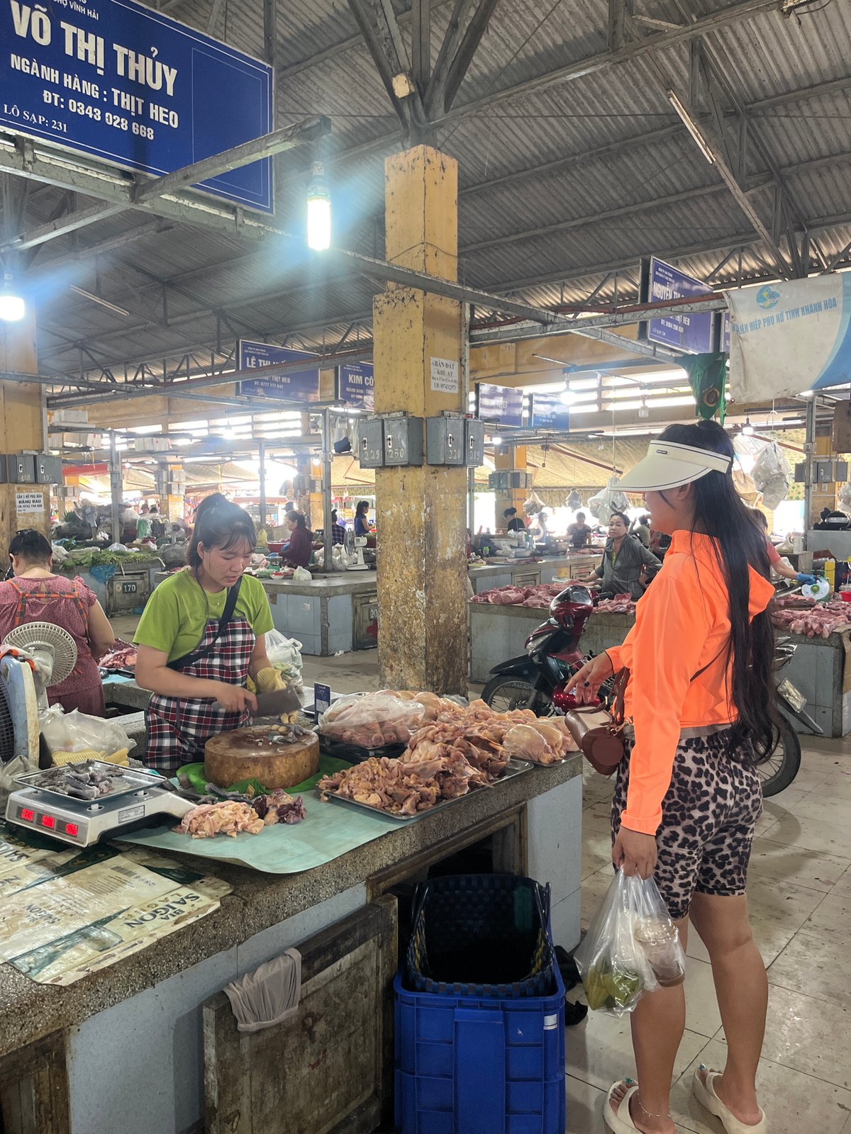 Early morning daily life captured across Bac Nha Trang Ward