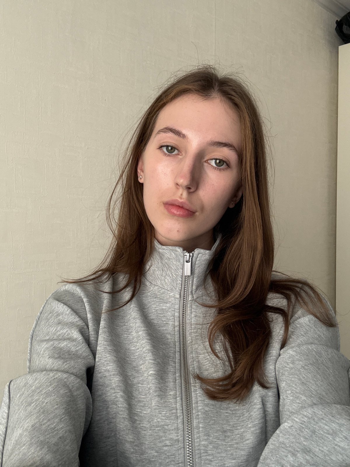 Afternoon selfie session and chill indoor moments in Perm